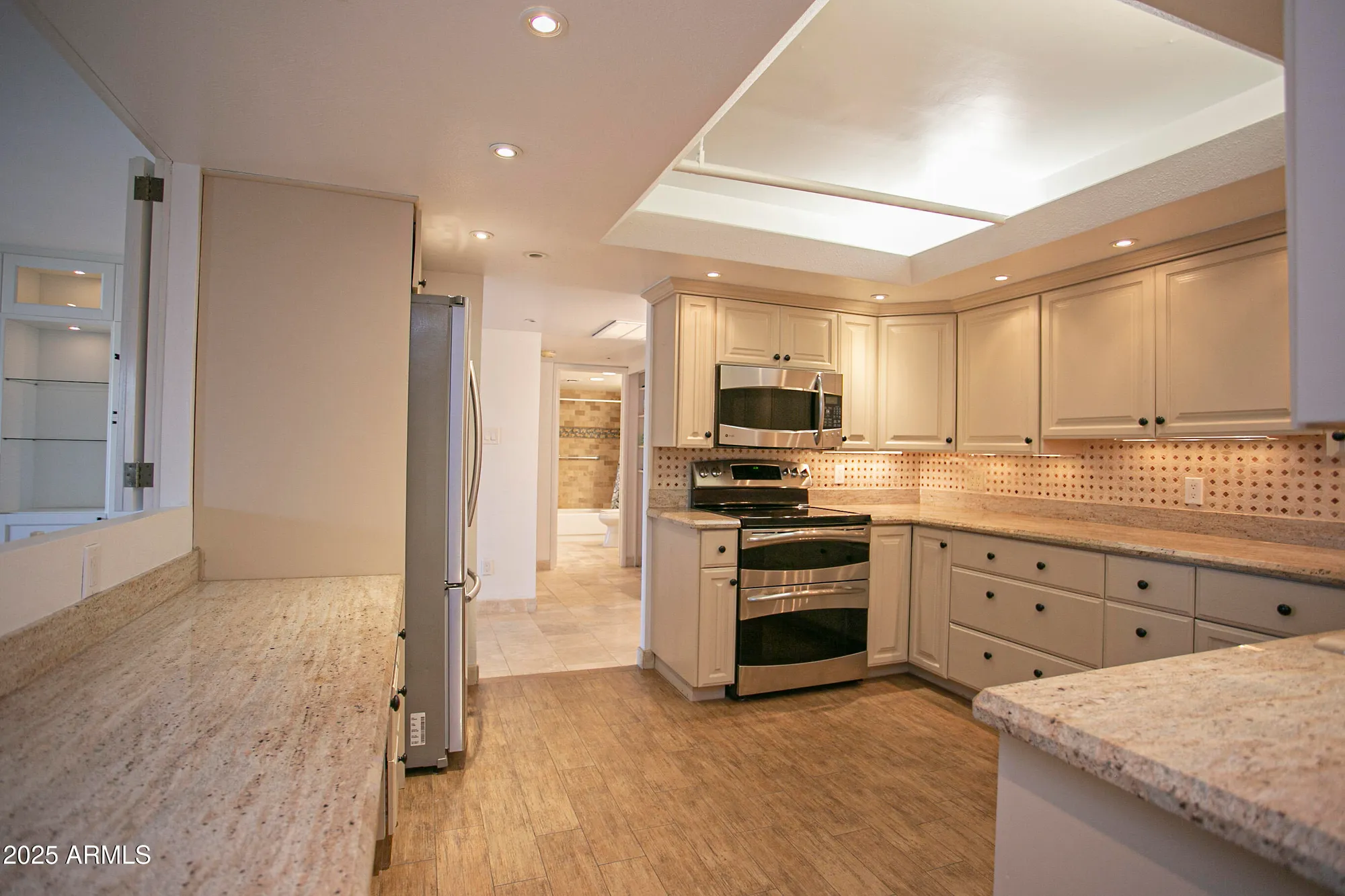 Property Slideshow image 10 of 48 | 7850 e camelback rd unit 406, Scottsdale, AZ, 85251