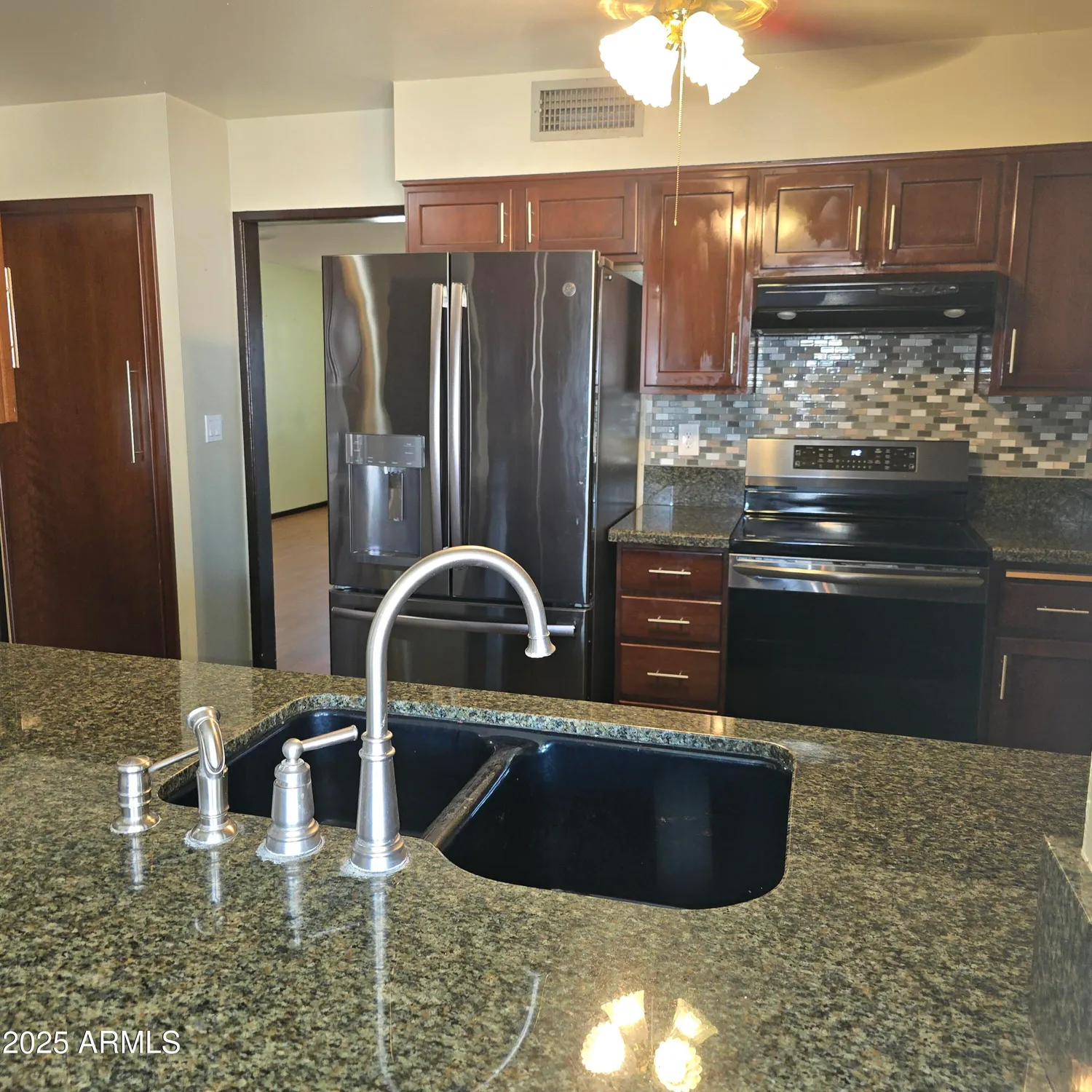 Property Slideshow image 9 of 43 | 11120 w desert butte dr, Sun City, AZ, 85351