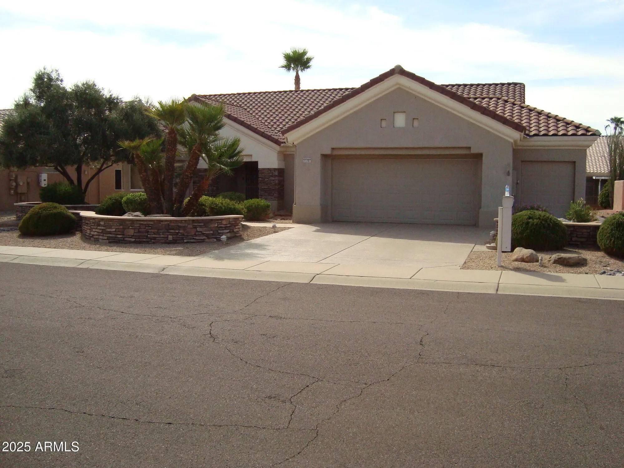 Property Slideshow image 2 of 31 | 15707 w ballad dr, Sun City West, AZ, 85375