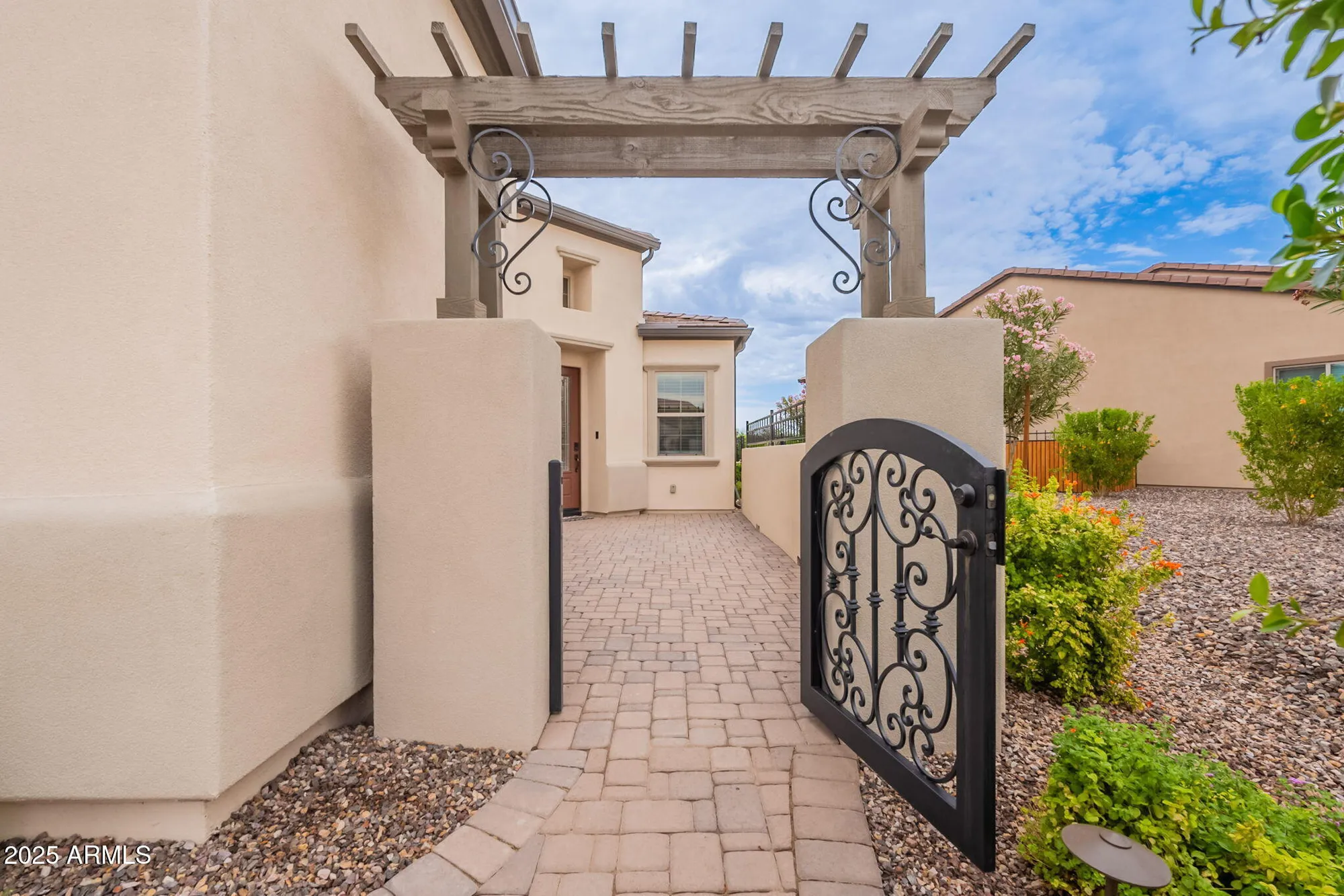 Property Slideshow image 5 of 79 | 472 e bracciano ave, San Tan Valley, AZ, 85140