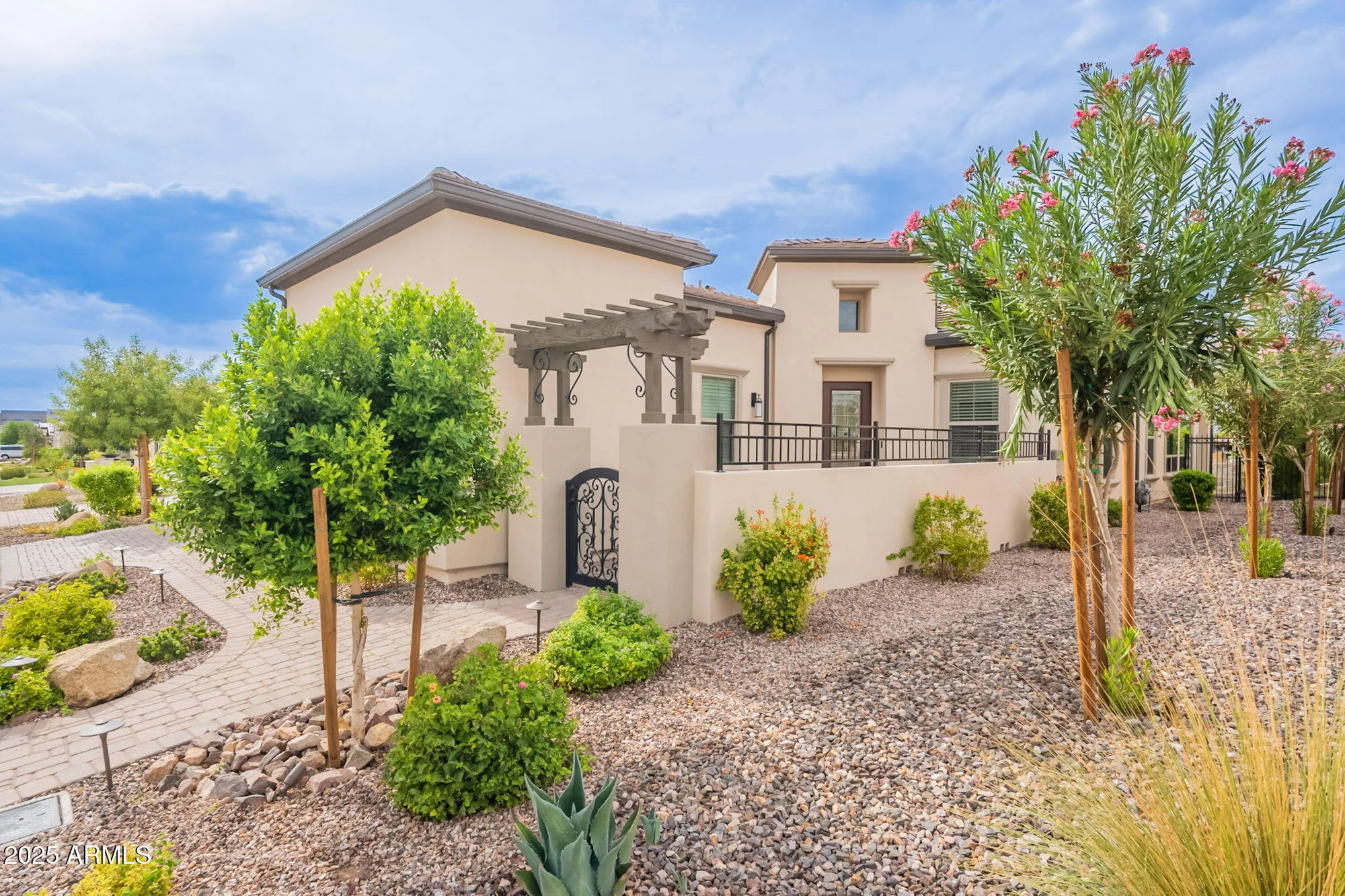 Property Slideshow image 4 of 79 | 472 e bracciano ave, San Tan Valley, AZ, 85140