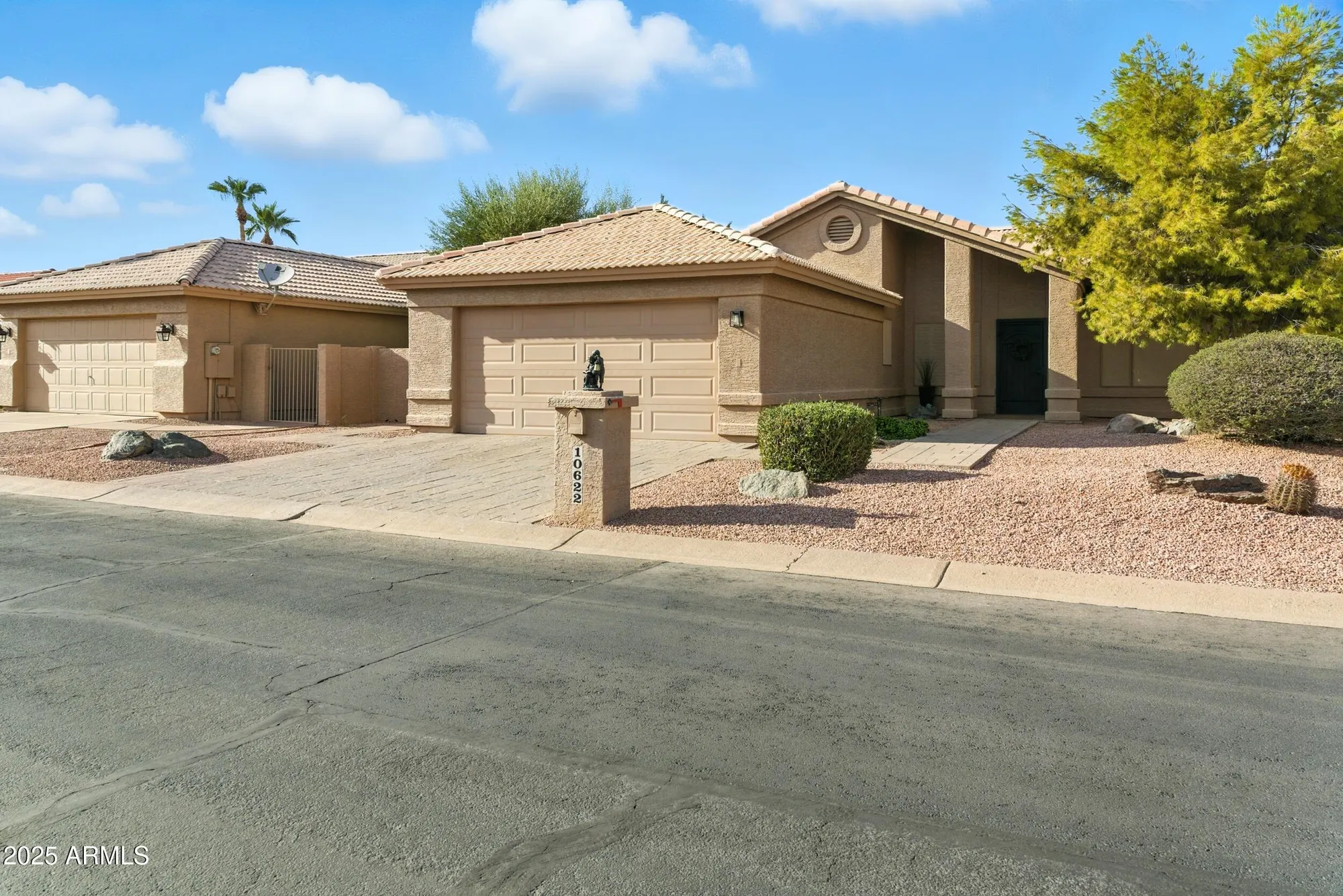 Property Slideshow image 1 of 46 | 10622 e nacoma dr, Sun Lakes, AZ, 85248