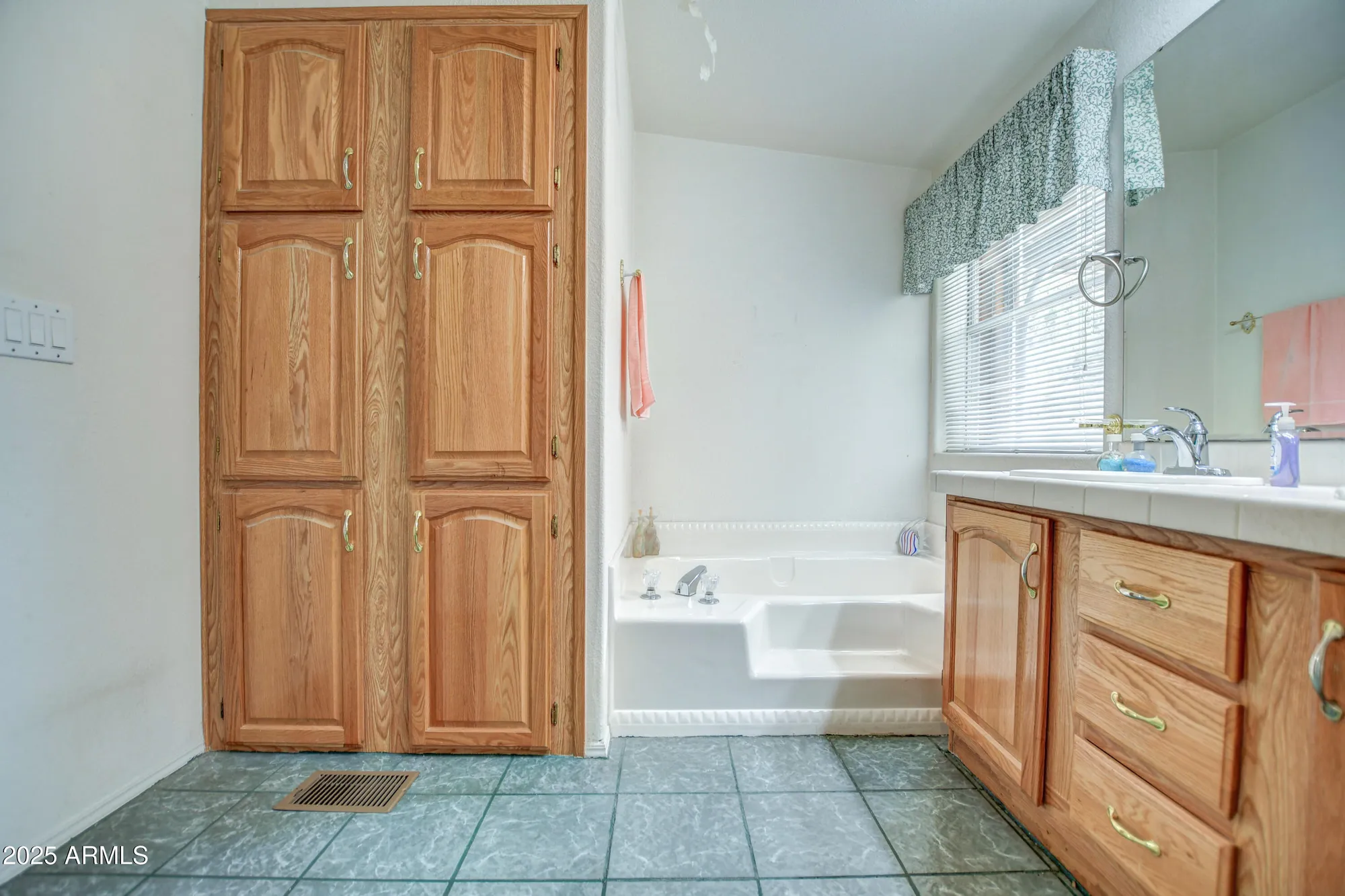 Property Slideshow image 22 of 34 | 9005 e cactus ln, Sun Lakes, AZ, 85248