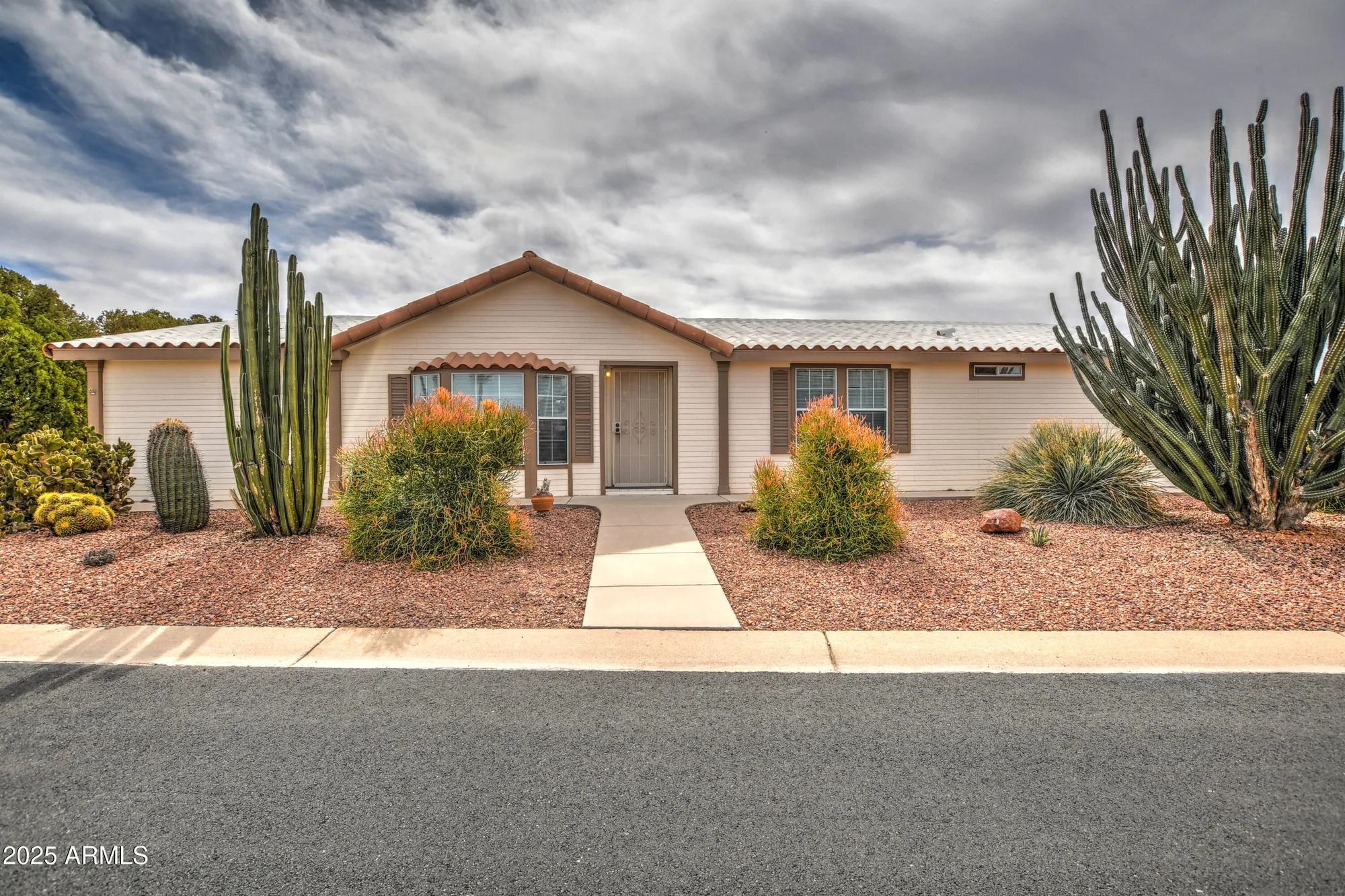 Property Slideshow image 1 of 34 | 9005 e cactus ln, Sun Lakes, AZ, 85248