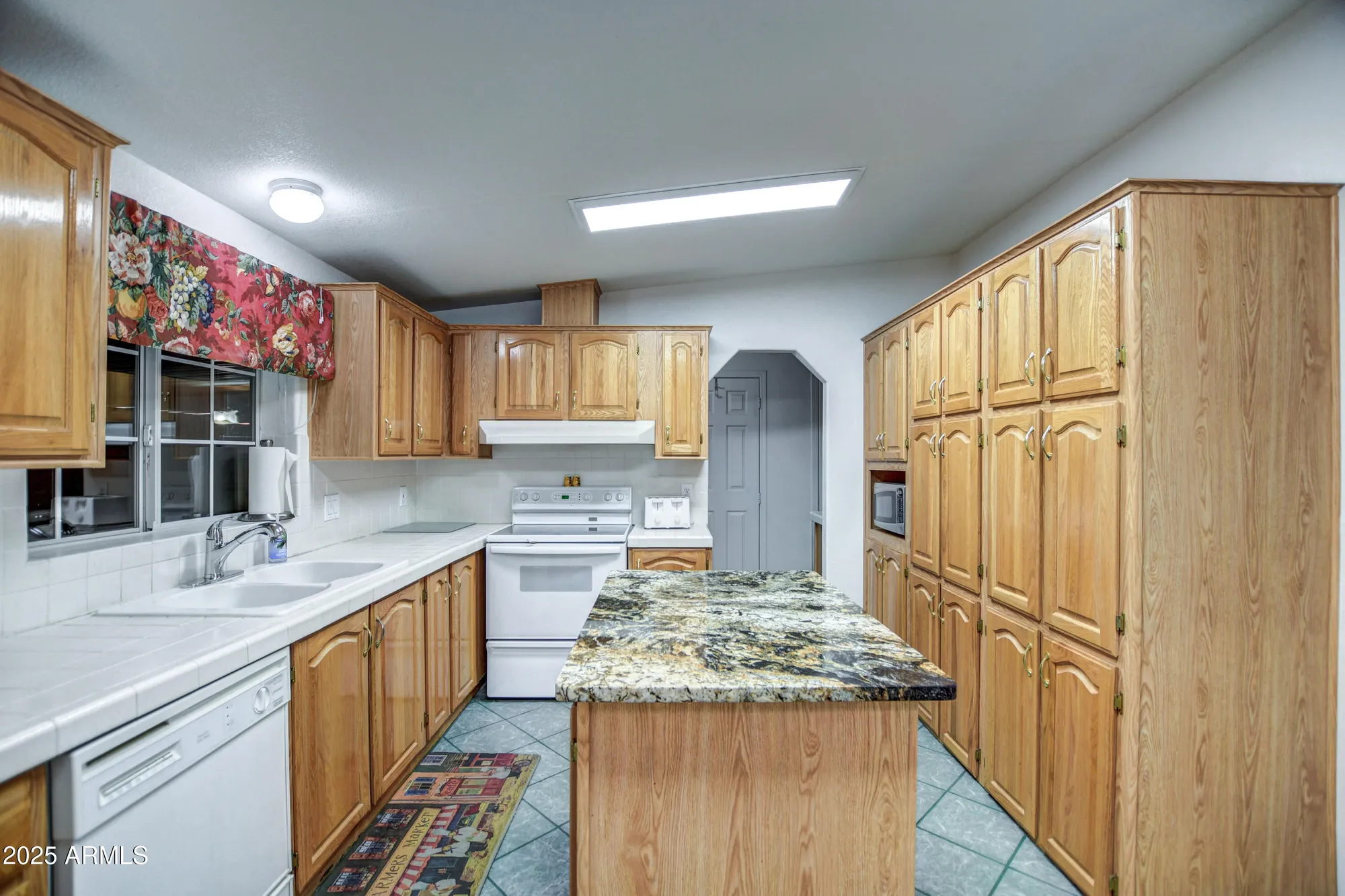 Property Slideshow image 9 of 34 | 9005 e cactus ln, Sun Lakes, AZ, 85248