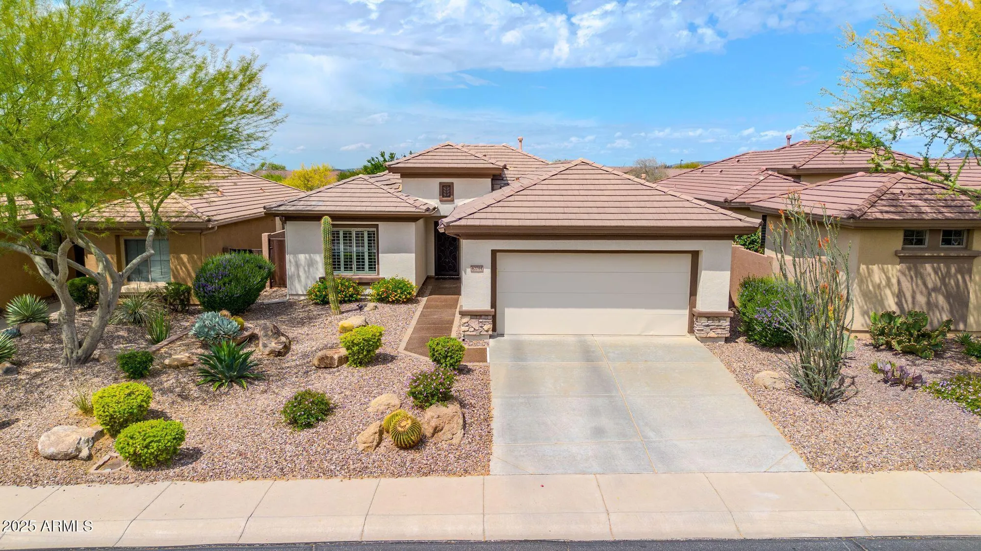 Property Slideshow image 3 of 42 | 40744 n noble hawk ct, Phoenix, AZ, 85086