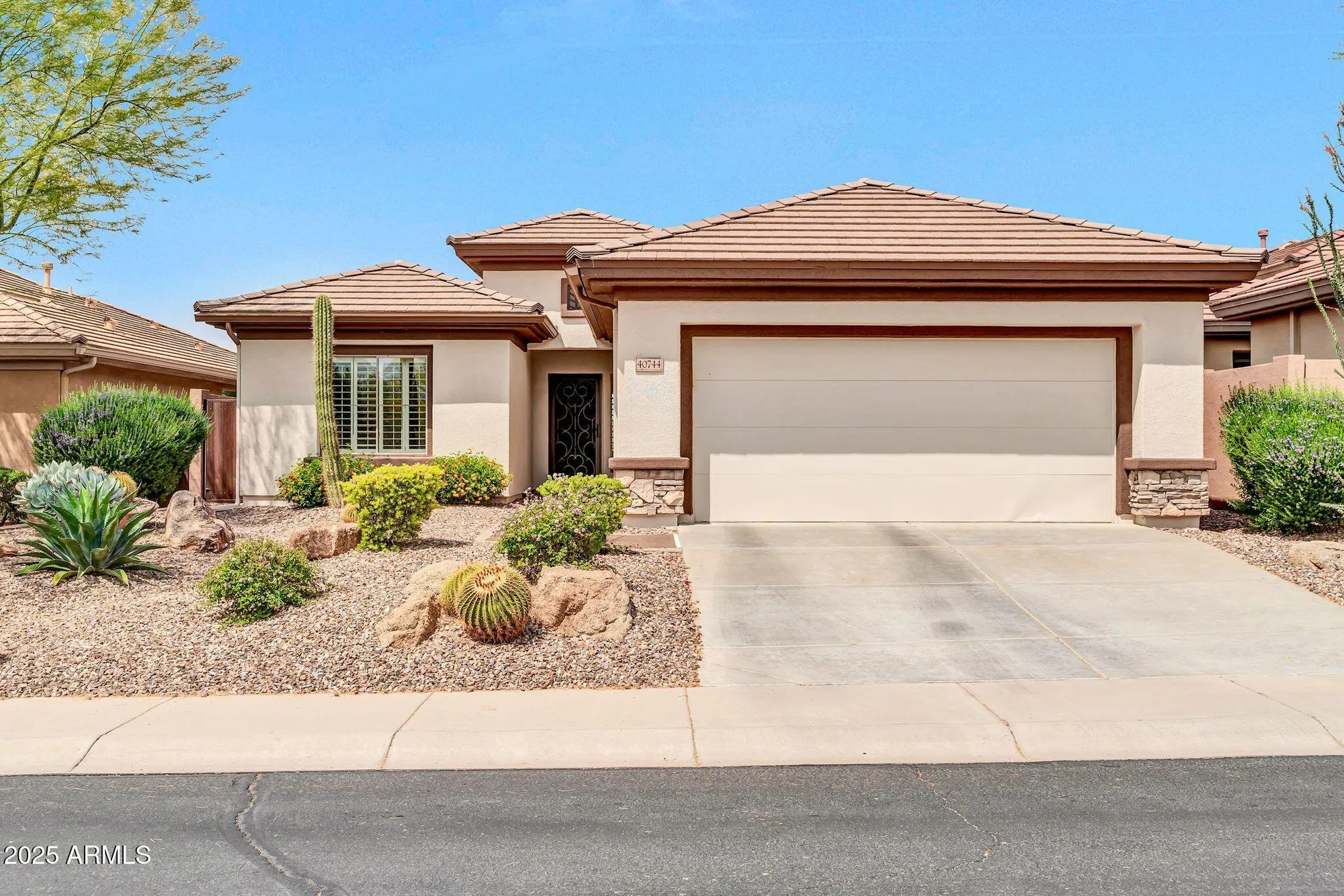 Property Slideshow image 10 of 42 | 40744 n noble hawk ct, Phoenix, AZ, 85086
