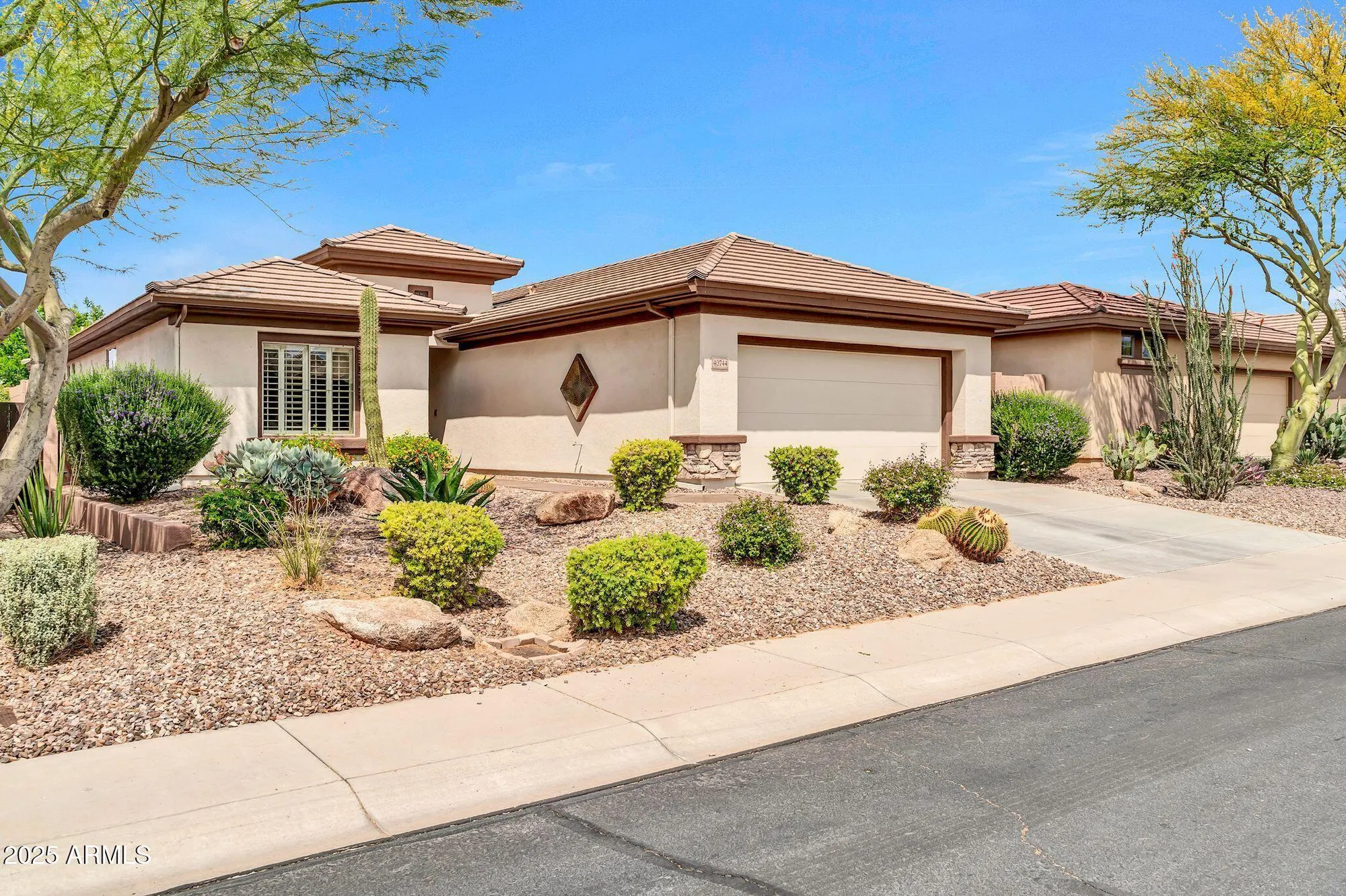 Property Slideshow image 11 of 42 | 40744 n noble hawk ct, Phoenix, AZ, 85086