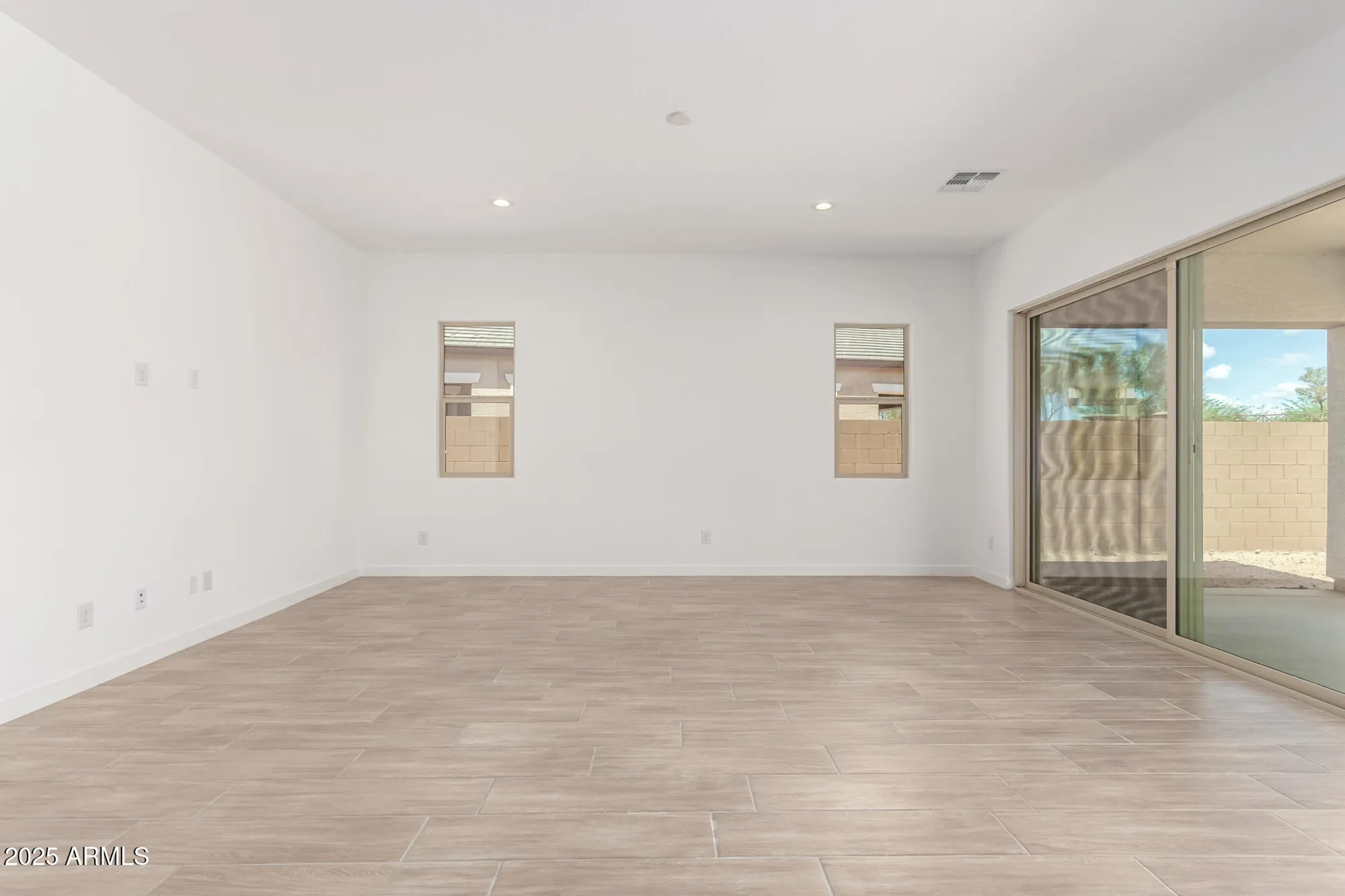 Property Slideshow image 8 of 44 | 24099 n 171st dr, Surprise, AZ, 85387