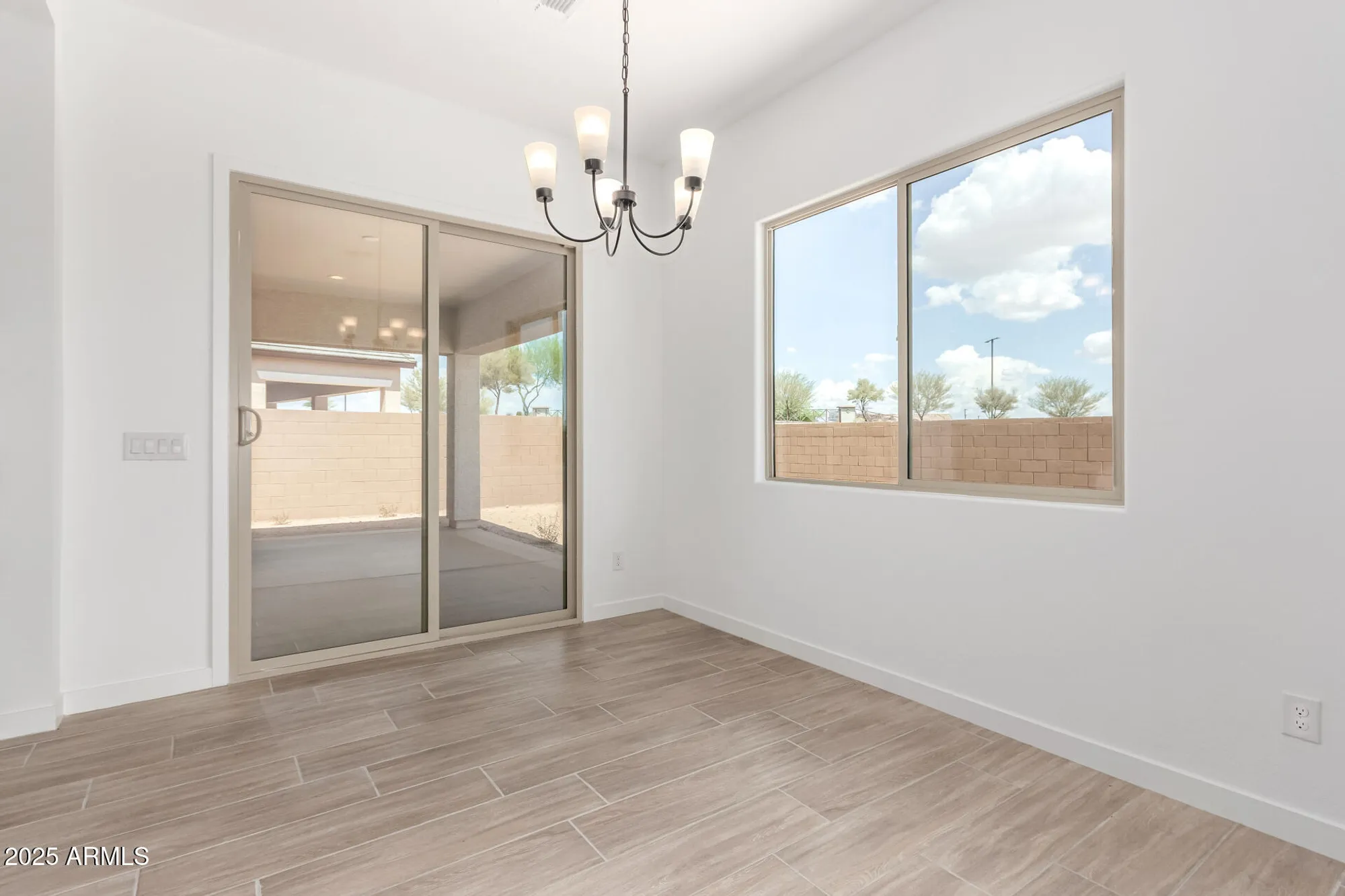 Property Slideshow image 11 of 44 | 24099 n 171st dr, Surprise, AZ, 85387