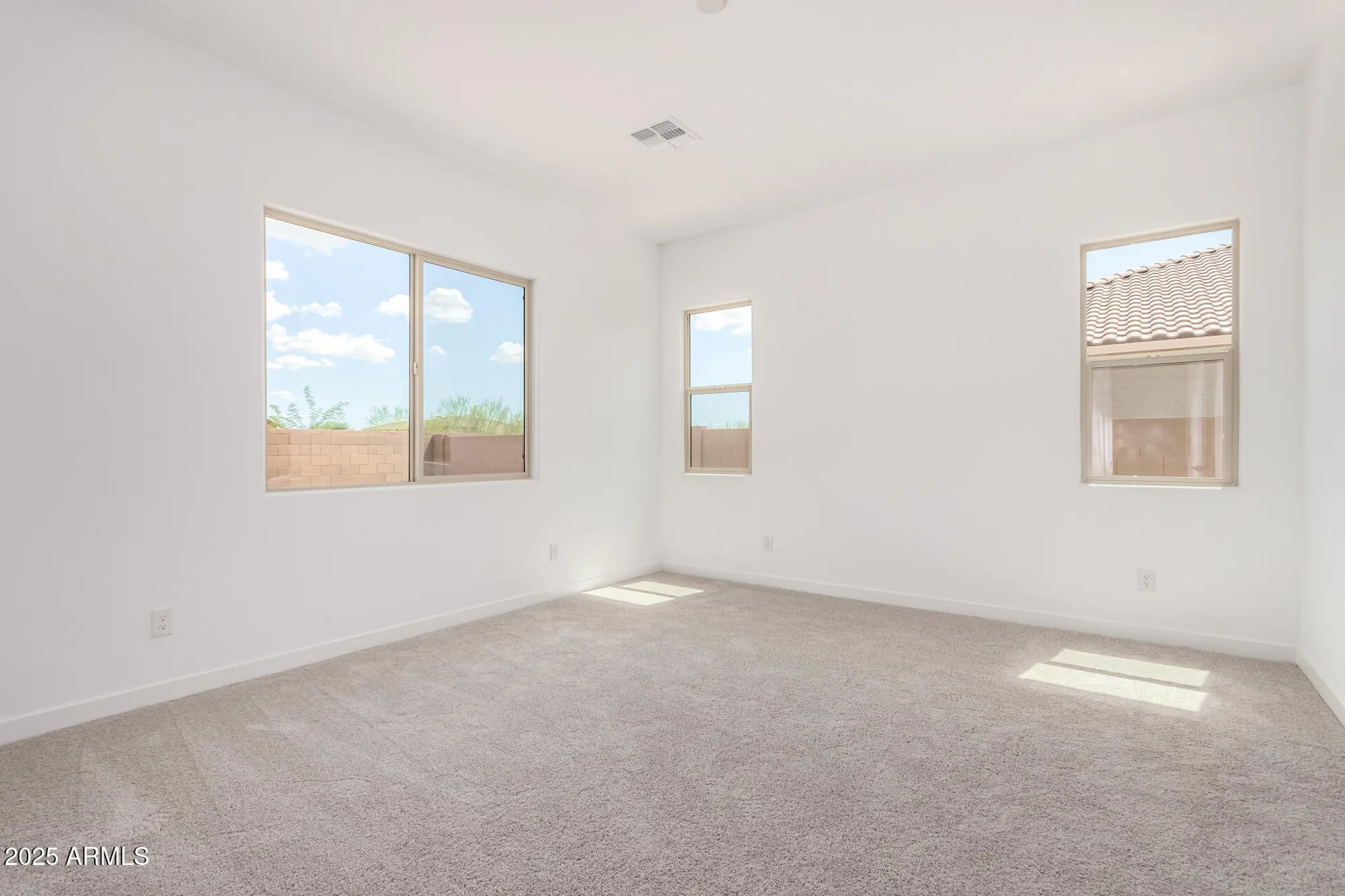 Property Slideshow image 13 of 44 | 24099 n 171st dr, Surprise, AZ, 85387