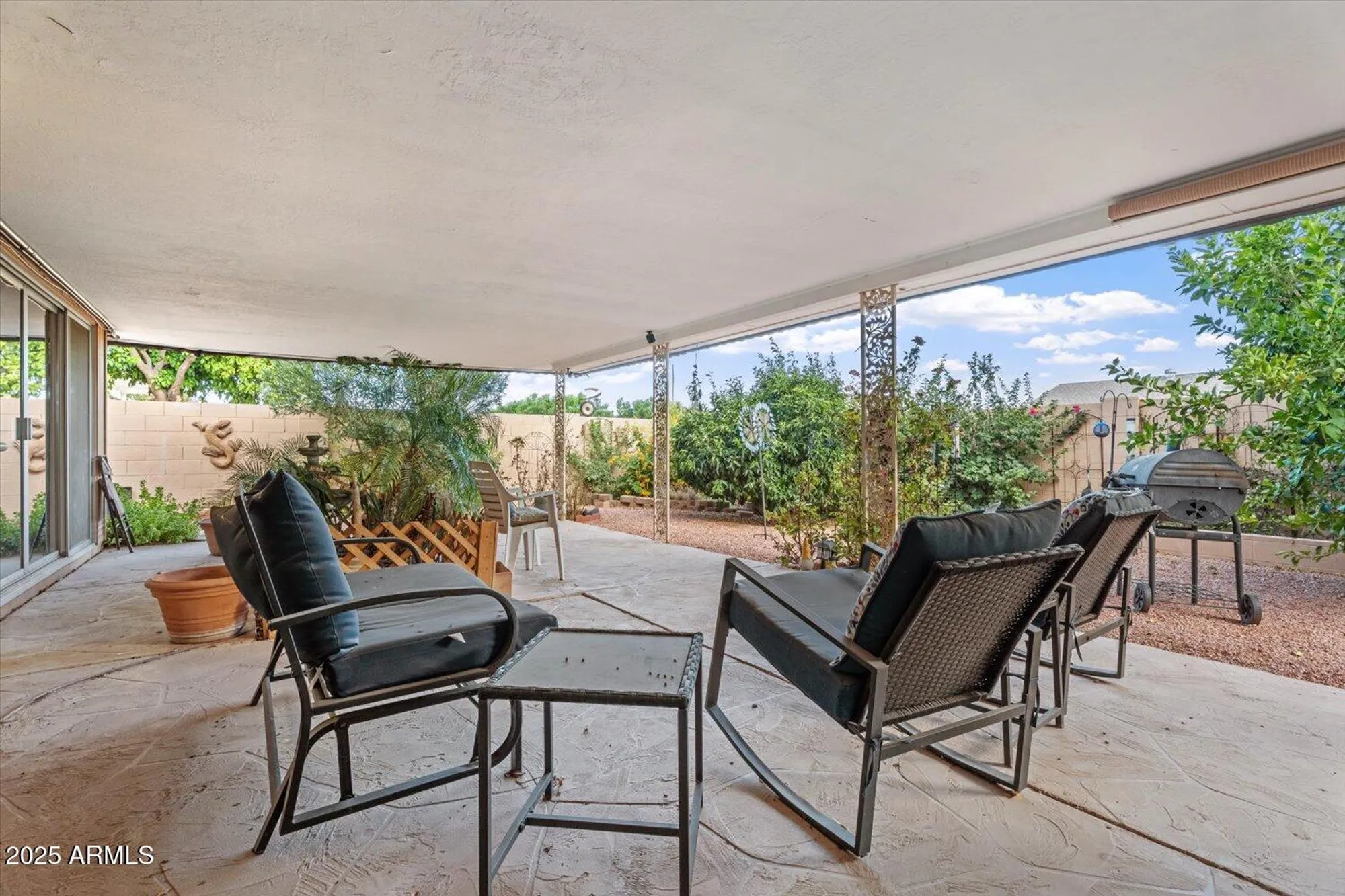 Property Slideshow image 10 of 26 | 9429 w rolling hills dr, Sun City, AZ, 85351
