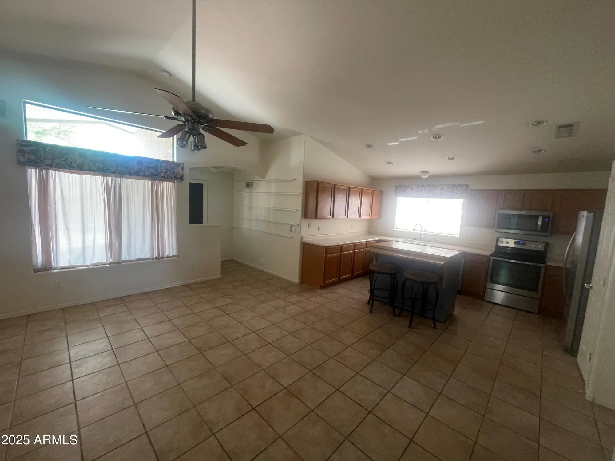 Property Slideshow image 11 of 59 | 10379 w tonopah dr, Peoria, AZ, 85382