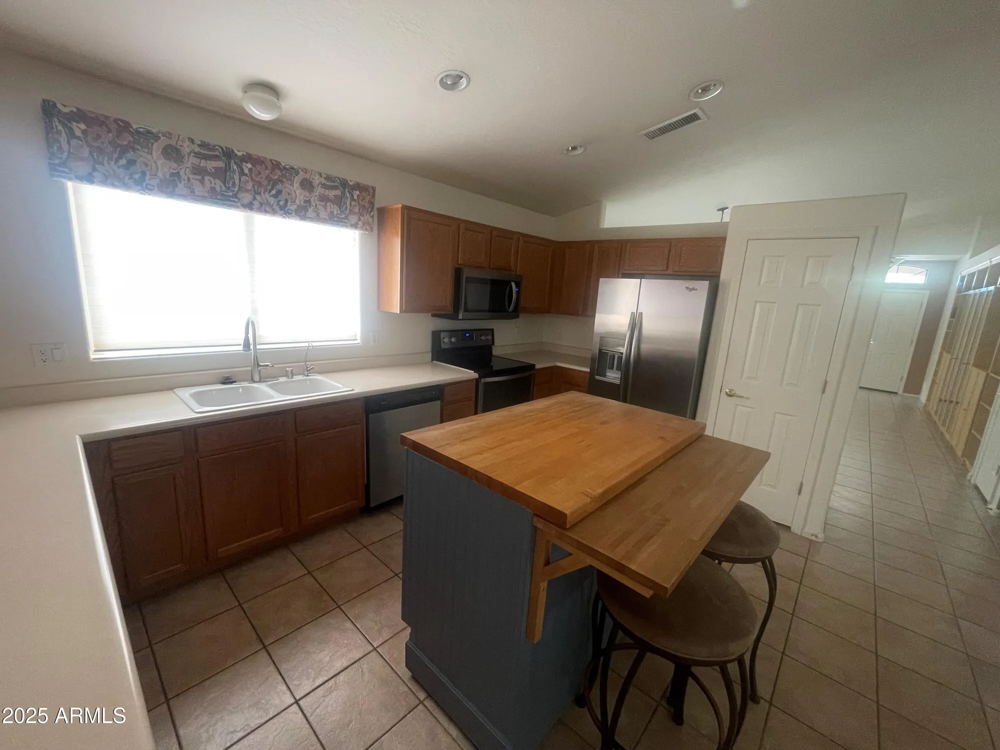 Property Slideshow image 16 of 59 | 10379 w tonopah dr, Peoria, AZ, 85382