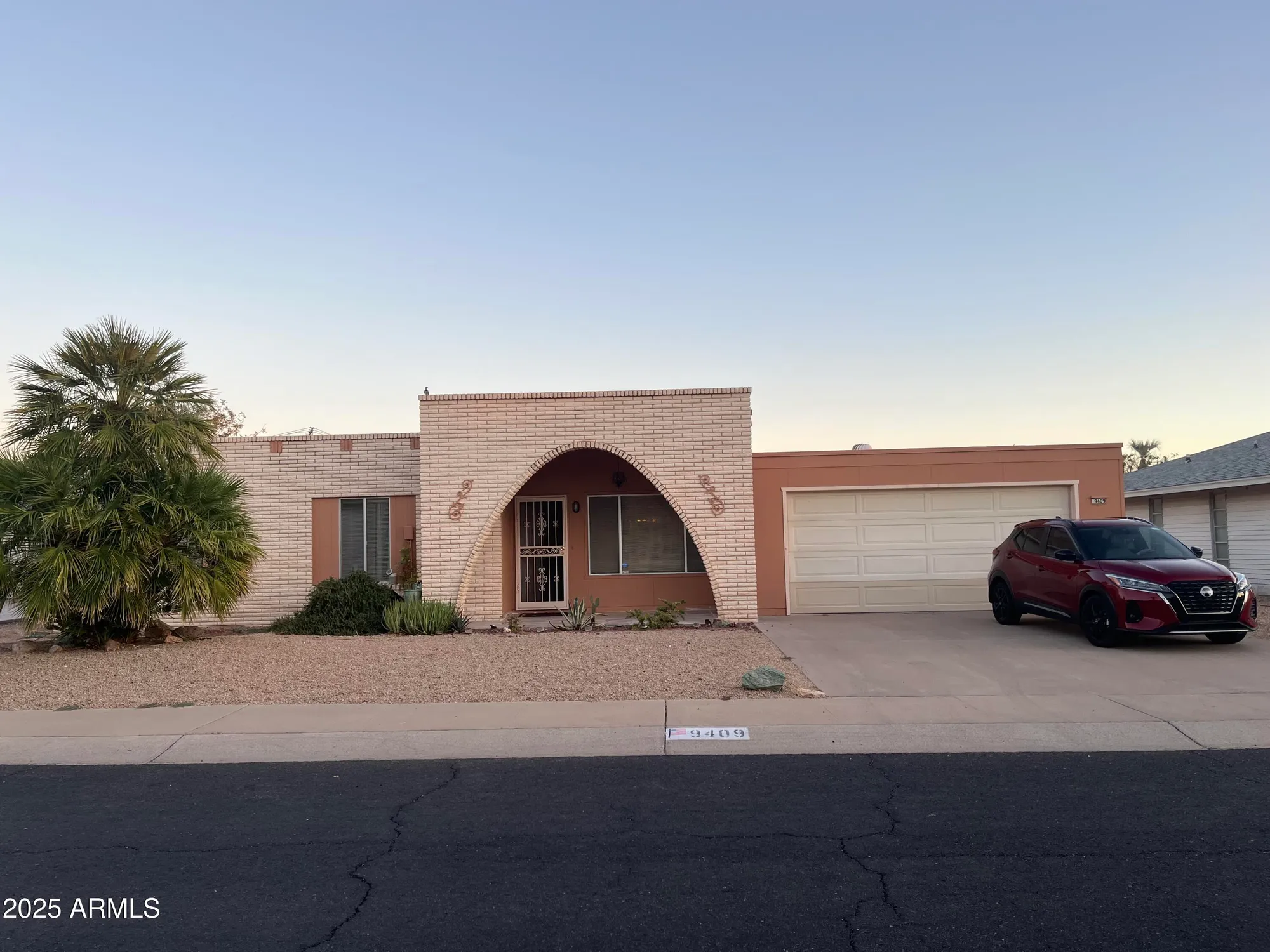 Property Slideshow image 4 of 6 | 9409 w indian hills dr, Sun City, AZ, 85351