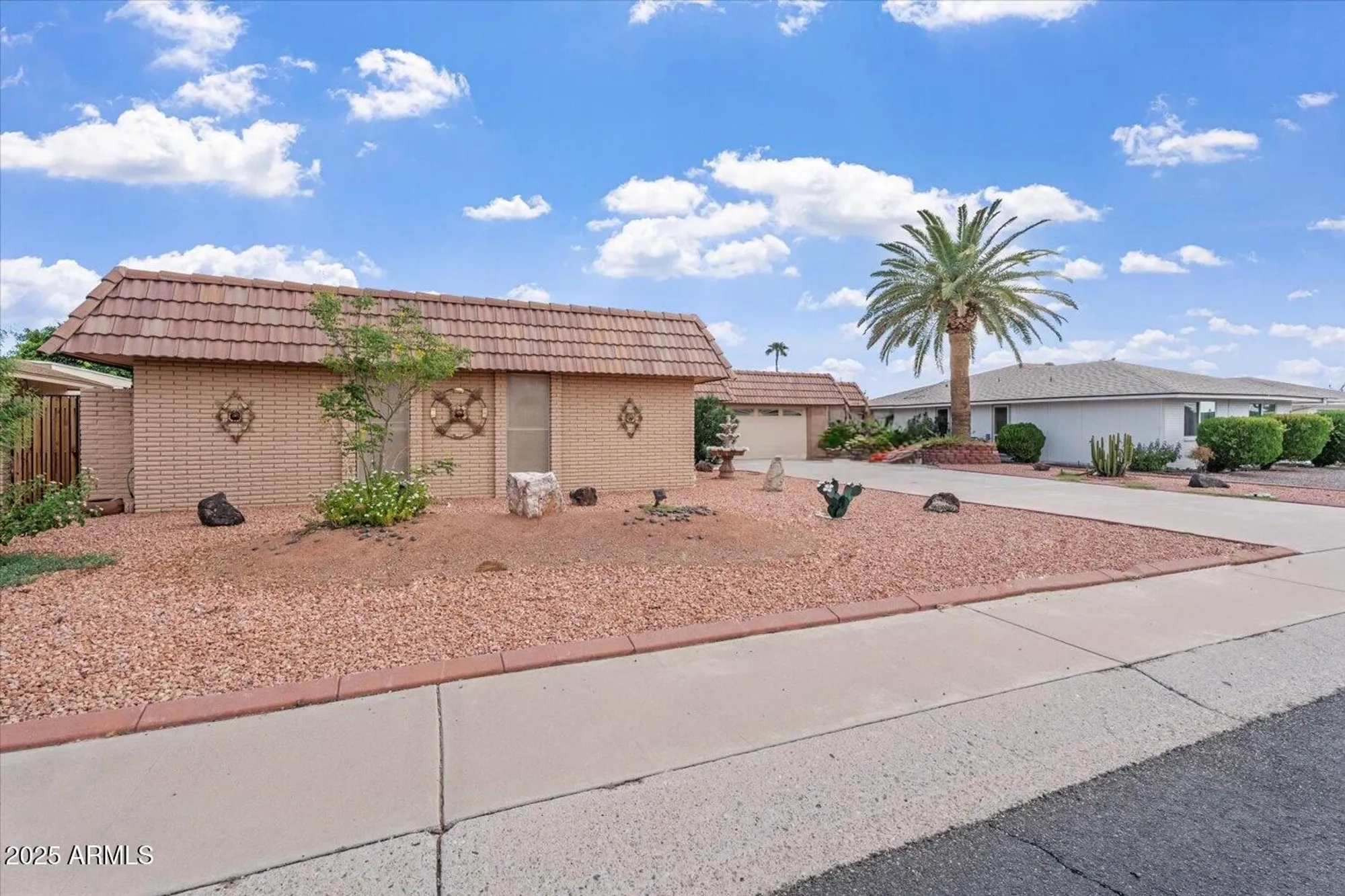 Property Slideshow image 3 of 26 | 9429 w rolling hills dr, Sun City, AZ, 85351