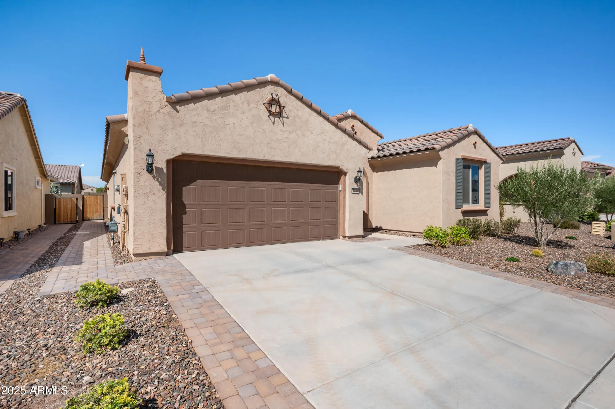 Property Slideshow image 2 of 43 | 7280 w cactus wren way, Florence, AZ, 85132