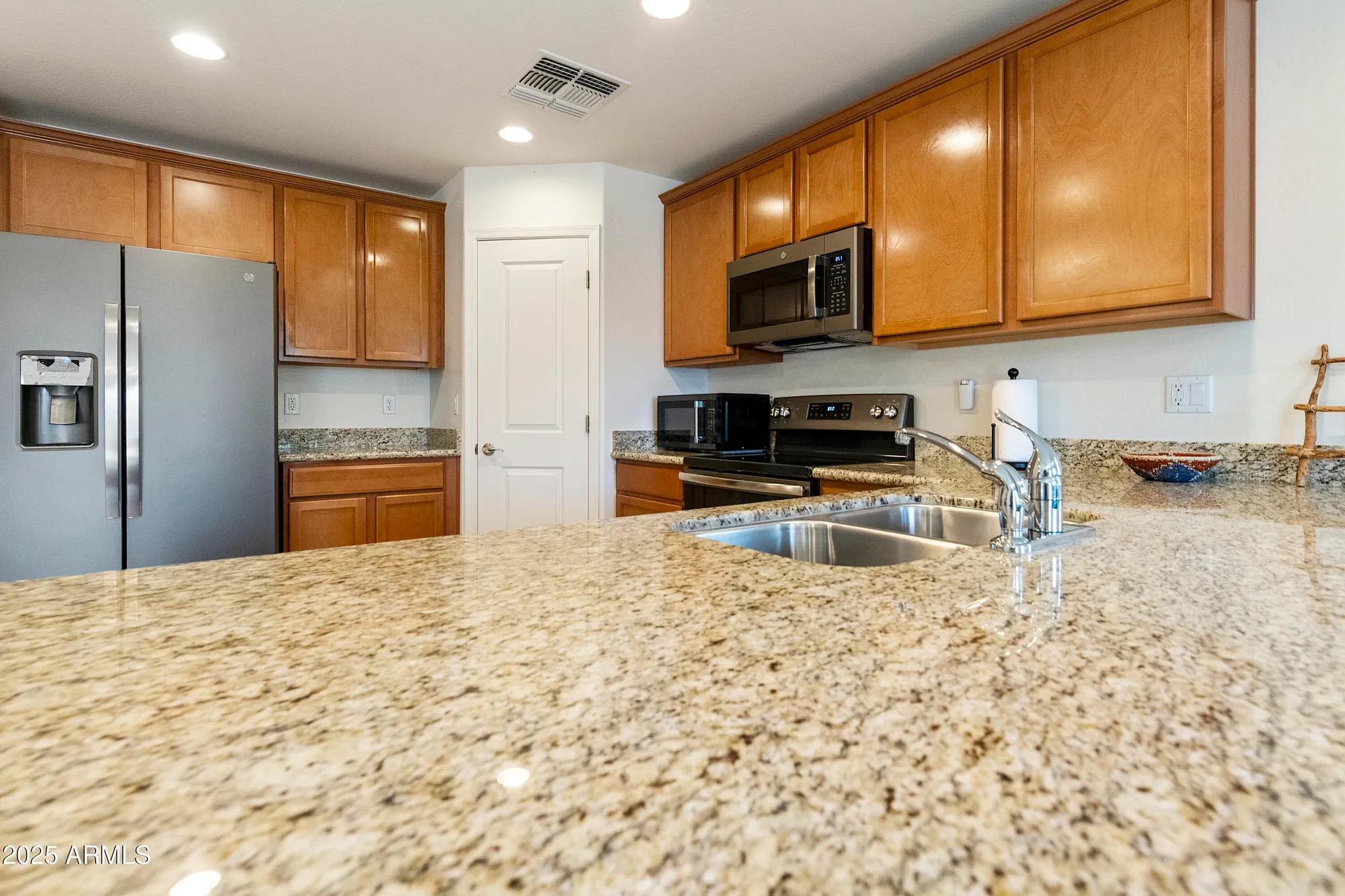 Property Slideshow image 5 of 27 | 1740 e 16th ave, Apache Junction, AZ, 85119