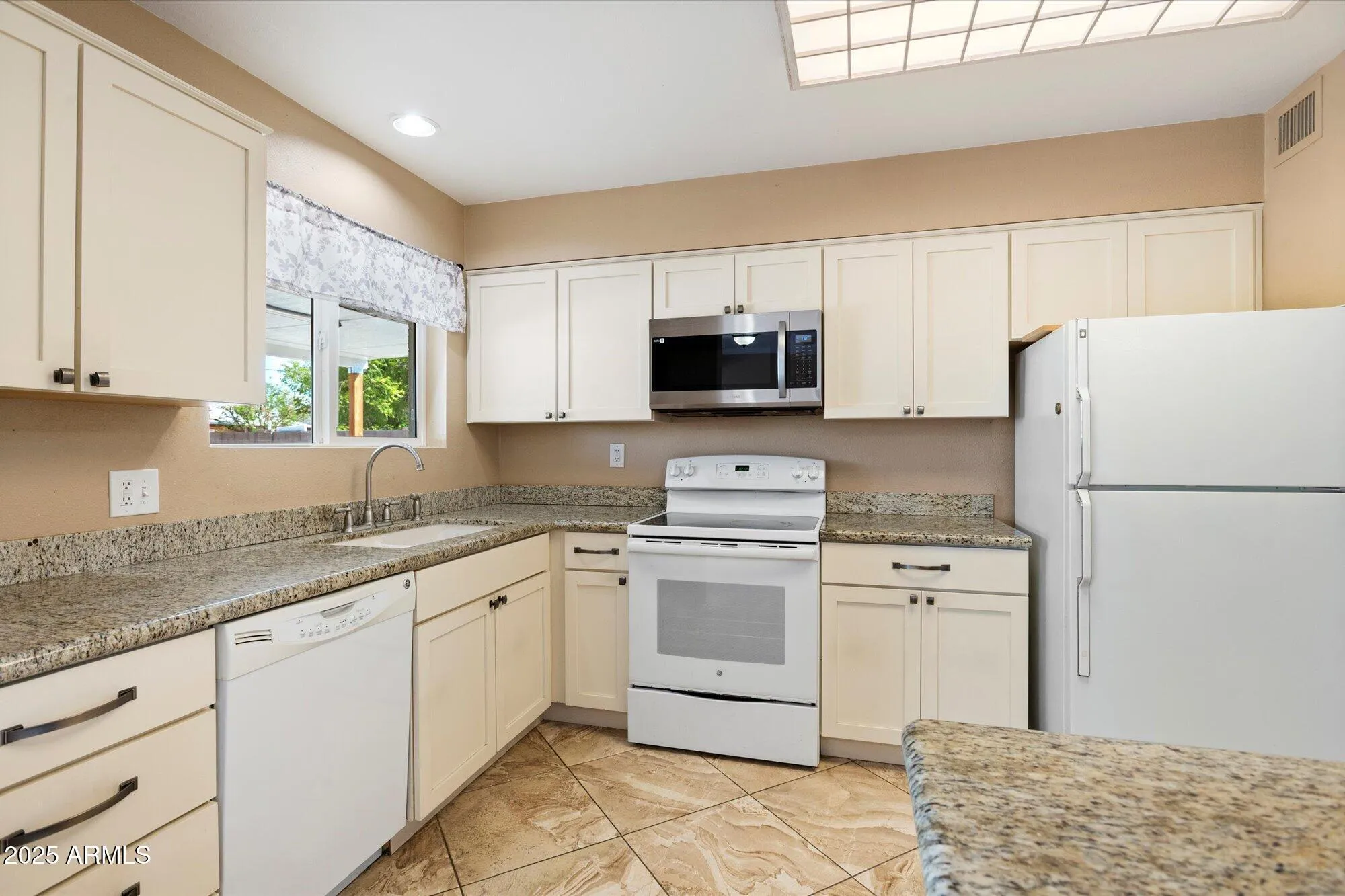 Property Slideshow image 6 of 15 | 10638 w alabama ave, Sun City, AZ, 85351