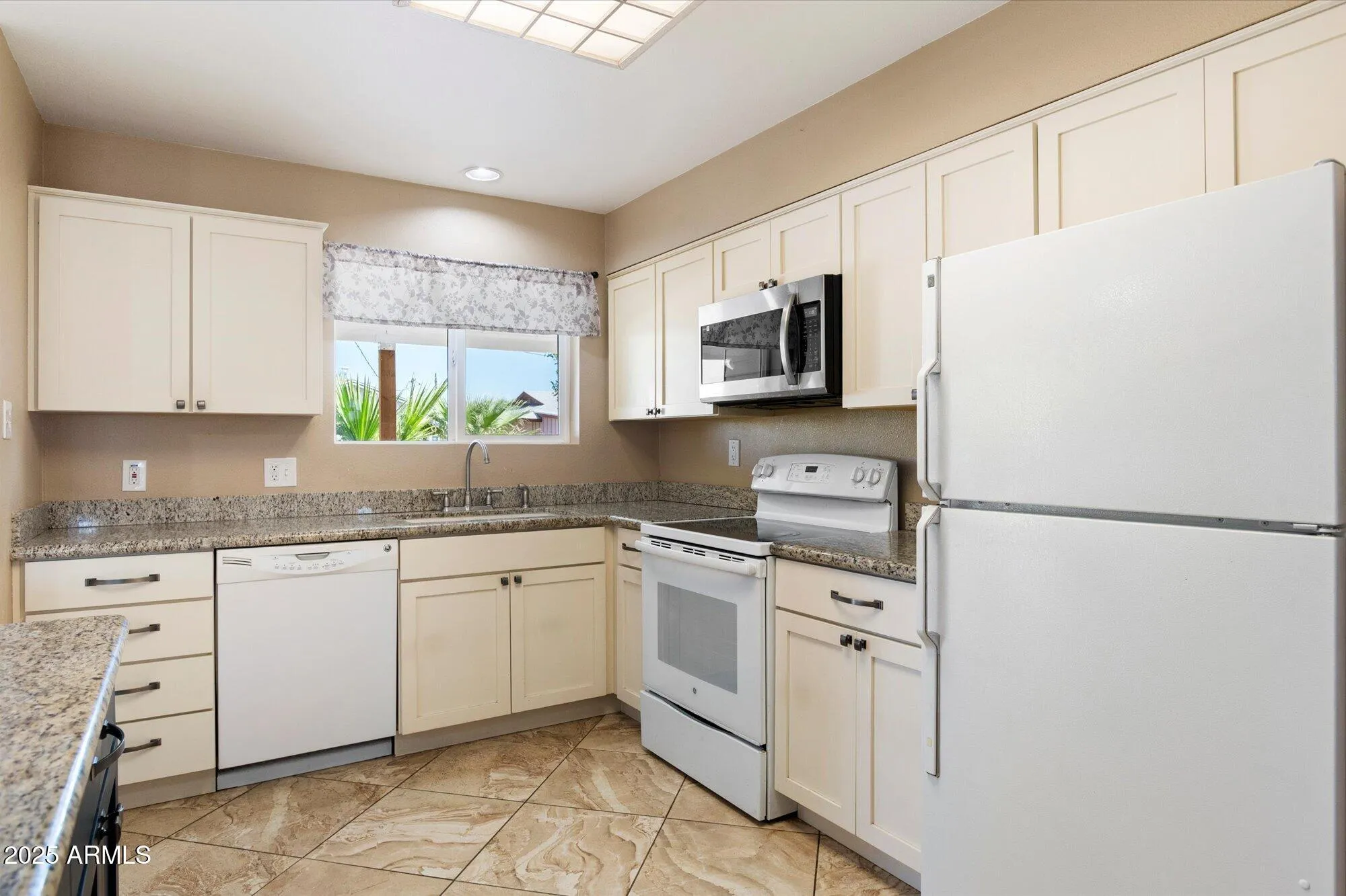 Property Slideshow image 7 of 15 | 10638 w alabama ave, Sun City, AZ, 85351