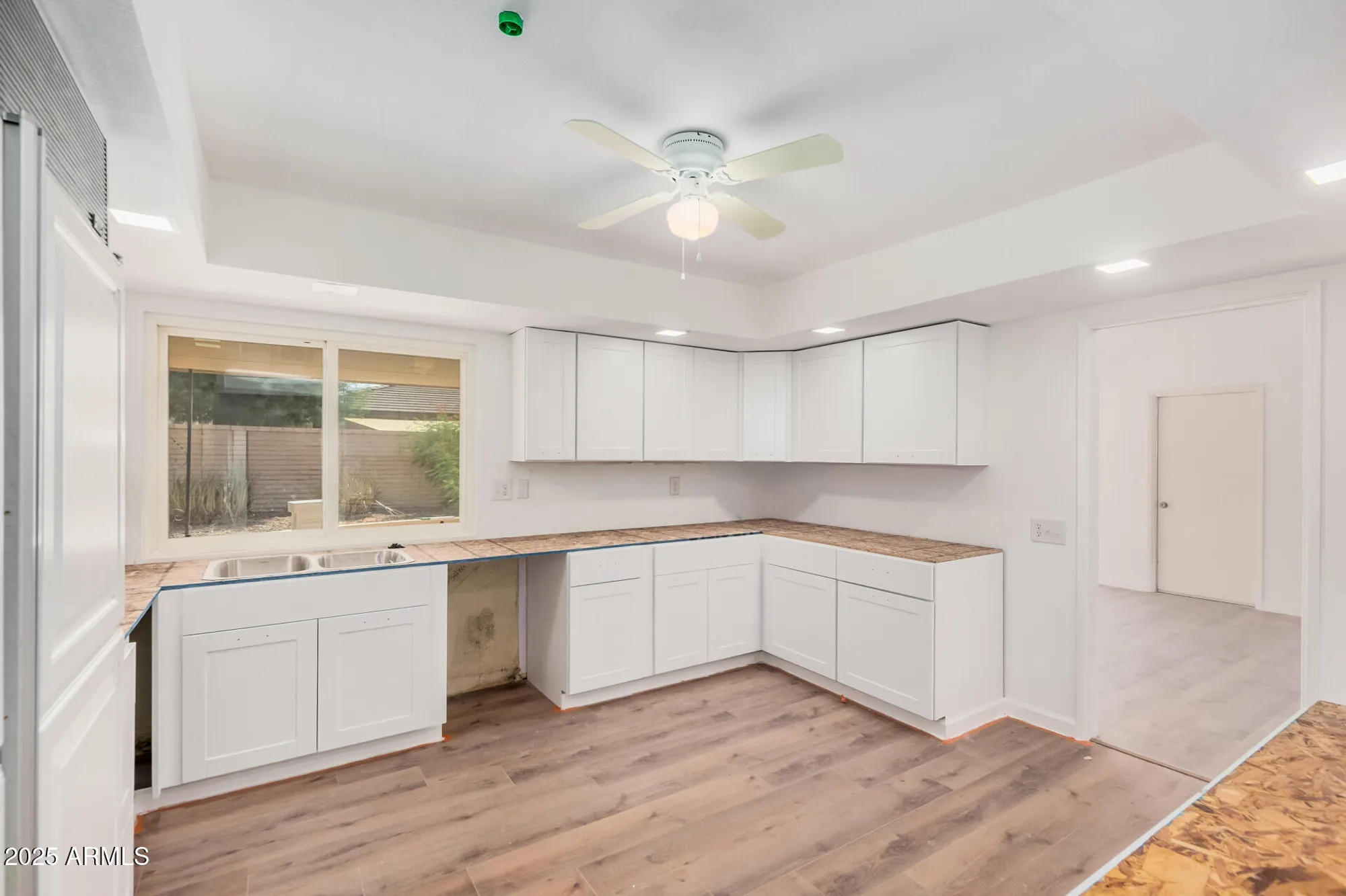 Property Slideshow image 9 of 21 | 15825 n 110th ave, Sun City, AZ, 85351