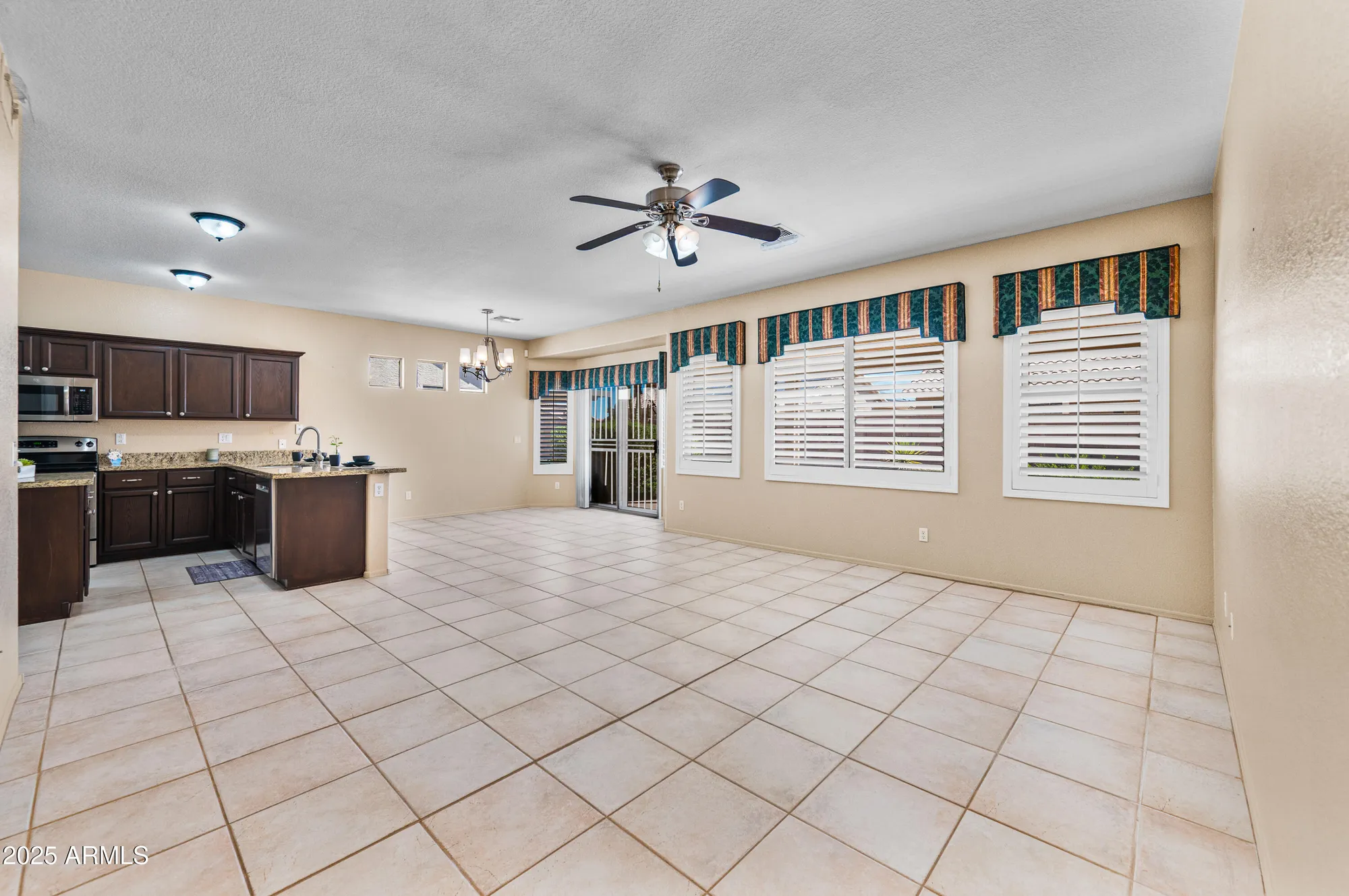Property Slideshow image 2 of 46 | 6963 s nantucket st, Chandler, AZ, 85249