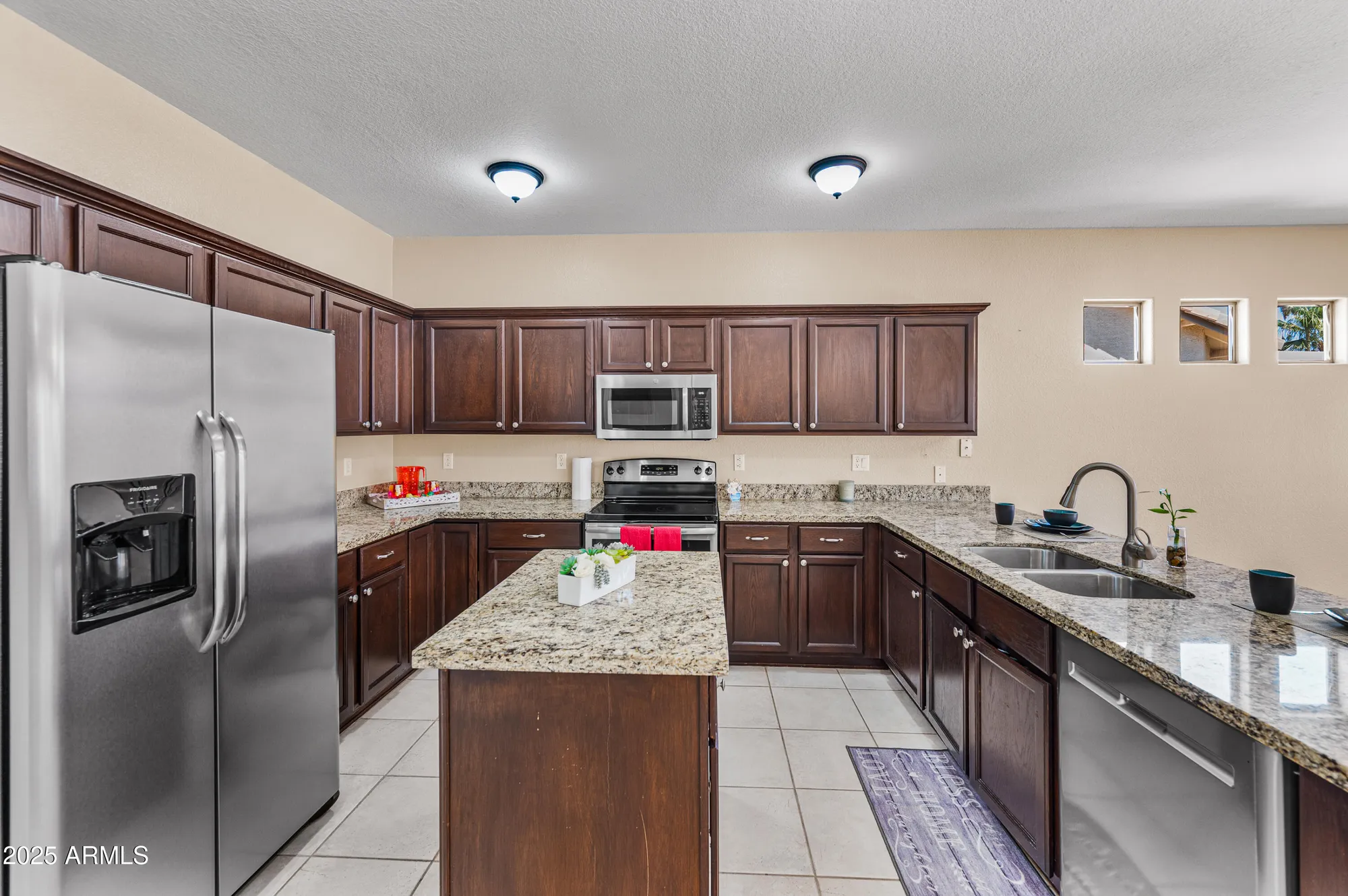 Property Slideshow image 3 of 46 | 6963 s nantucket st, Chandler, AZ, 85249