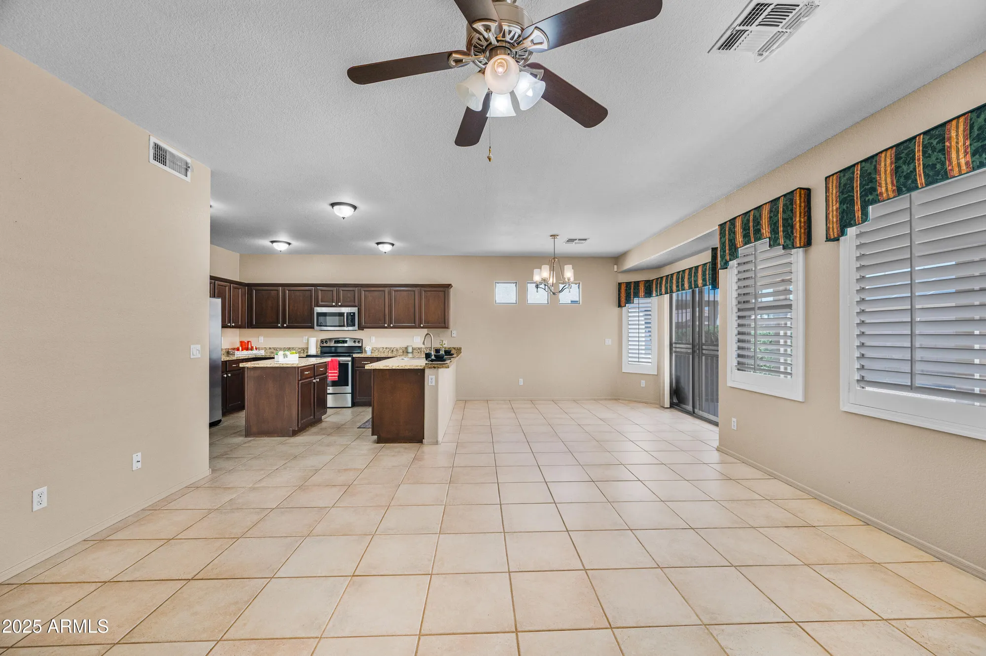 Property Slideshow image 32 of 46 | 6963 s nantucket st, Chandler, AZ, 85249