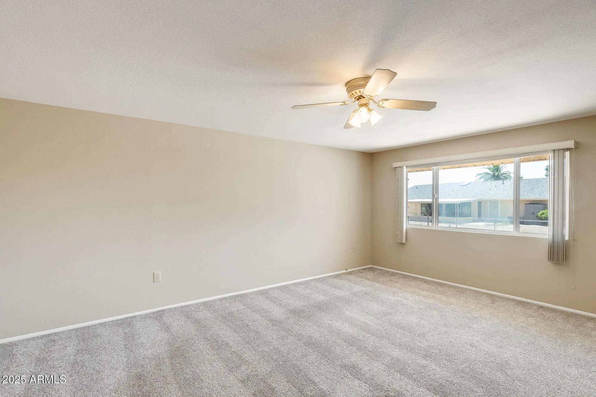 Property Slideshow image 15 of 38 | 14409 n mcphee dr, Sun City, AZ, 85351