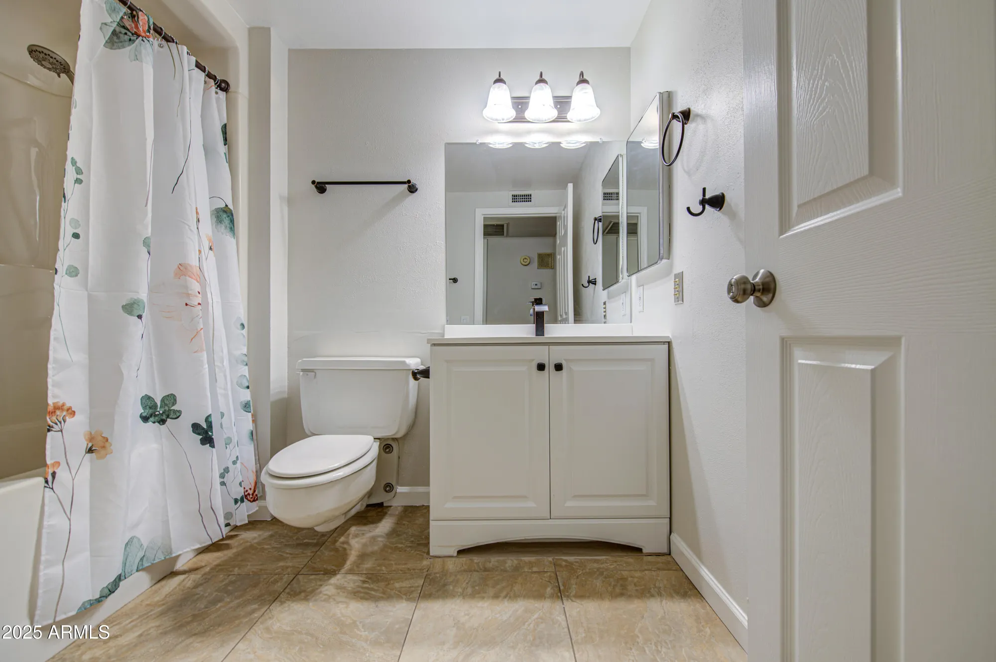 Property Slideshow image 20 of 31 | 10523 w highwood ln, Sun City, AZ, 85373