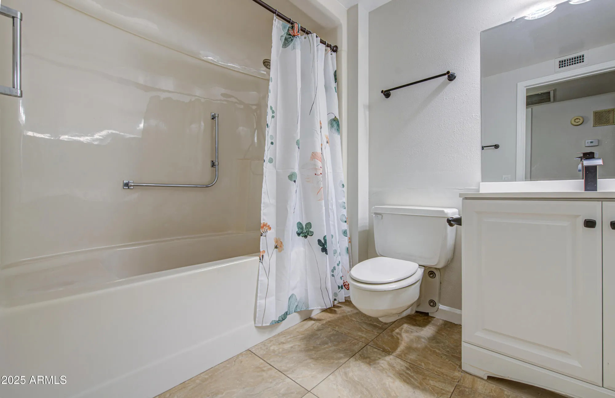 Property Slideshow image 21 of 31 | 10523 w highwood ln, Sun City, AZ, 85373