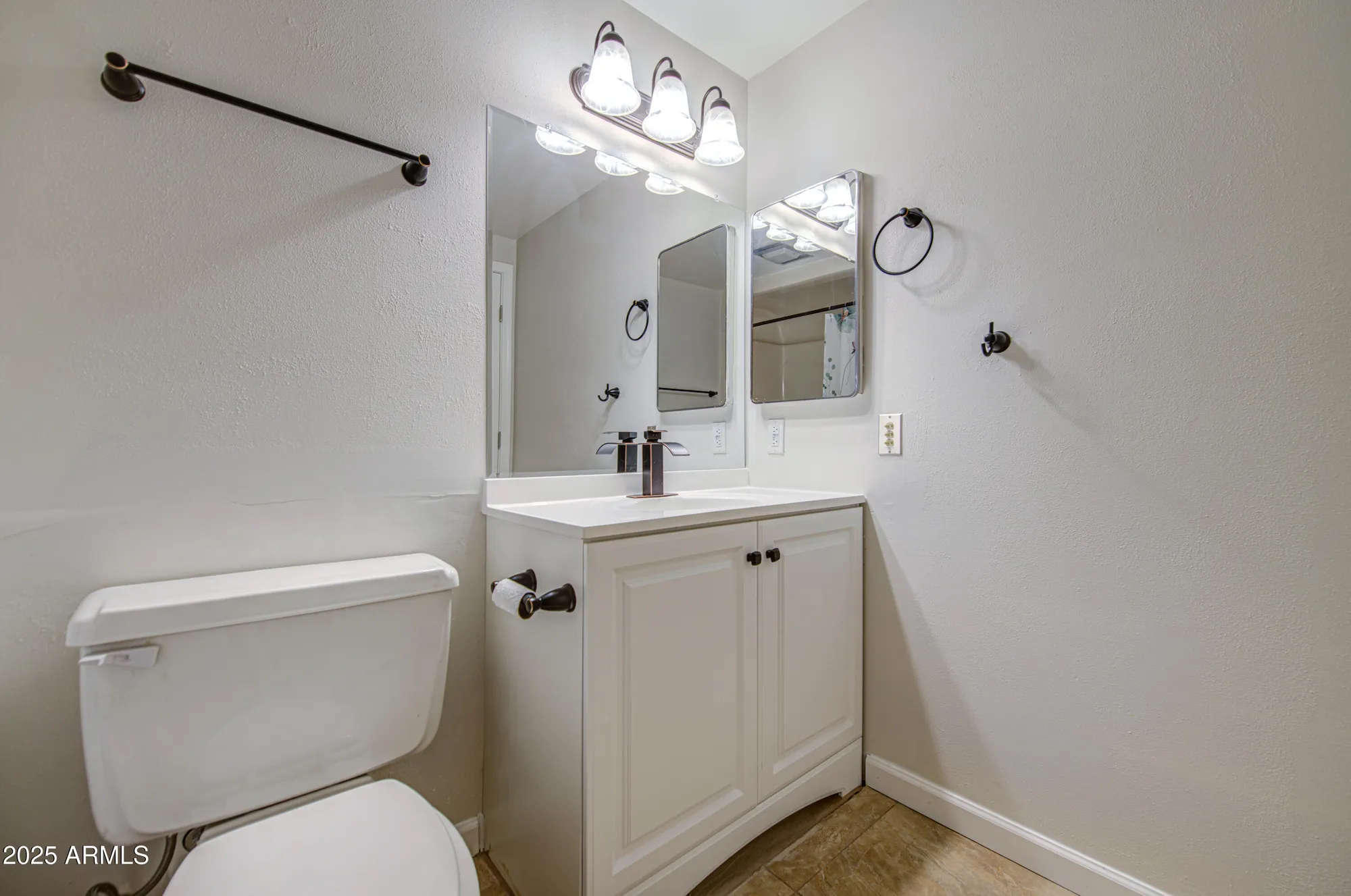 Property Slideshow image 22 of 31 | 10523 w highwood ln, Sun City, AZ, 85373