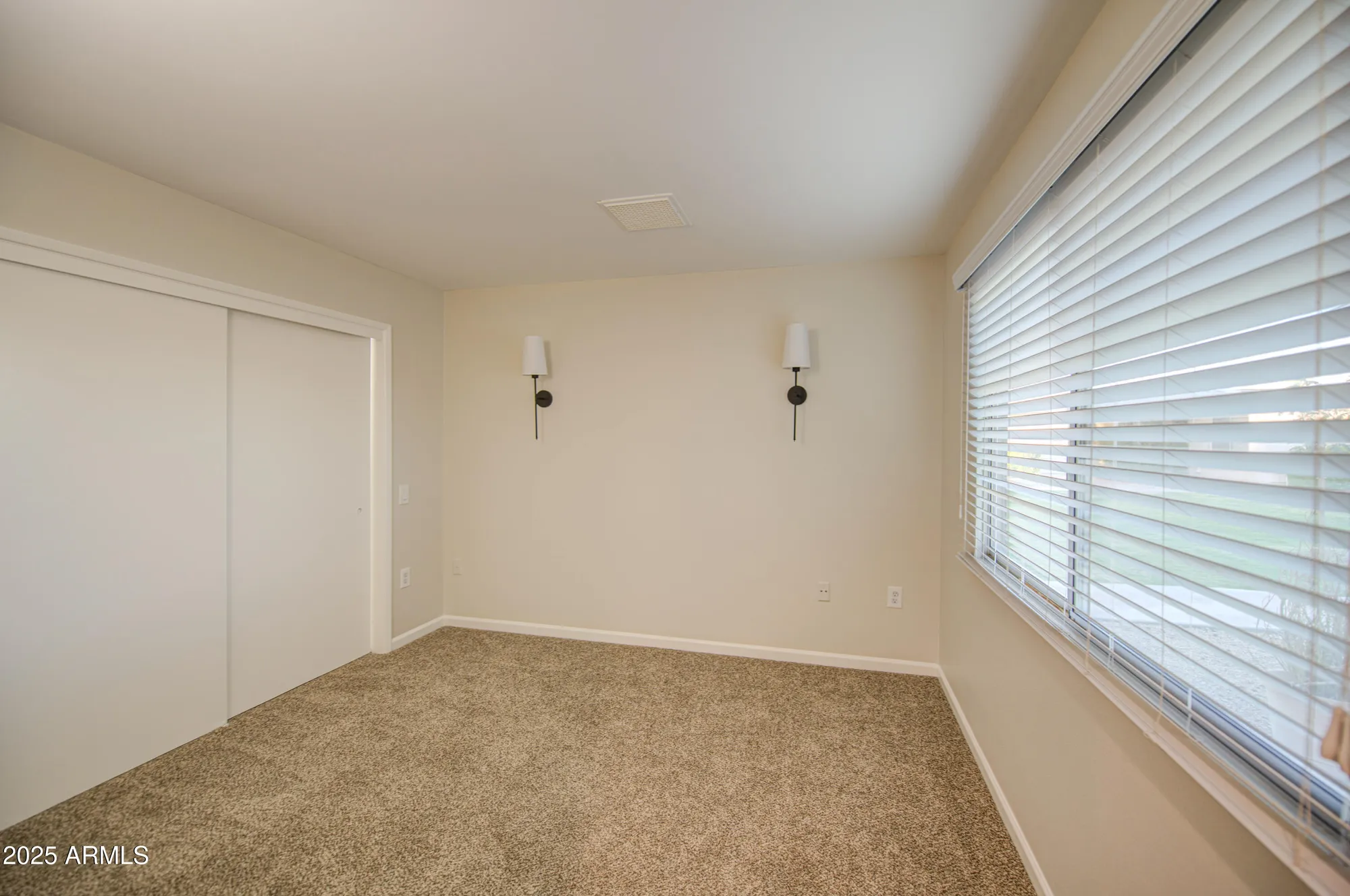 Property Slideshow image 18 of 31 | 10523 w highwood ln, Sun City, AZ, 85373