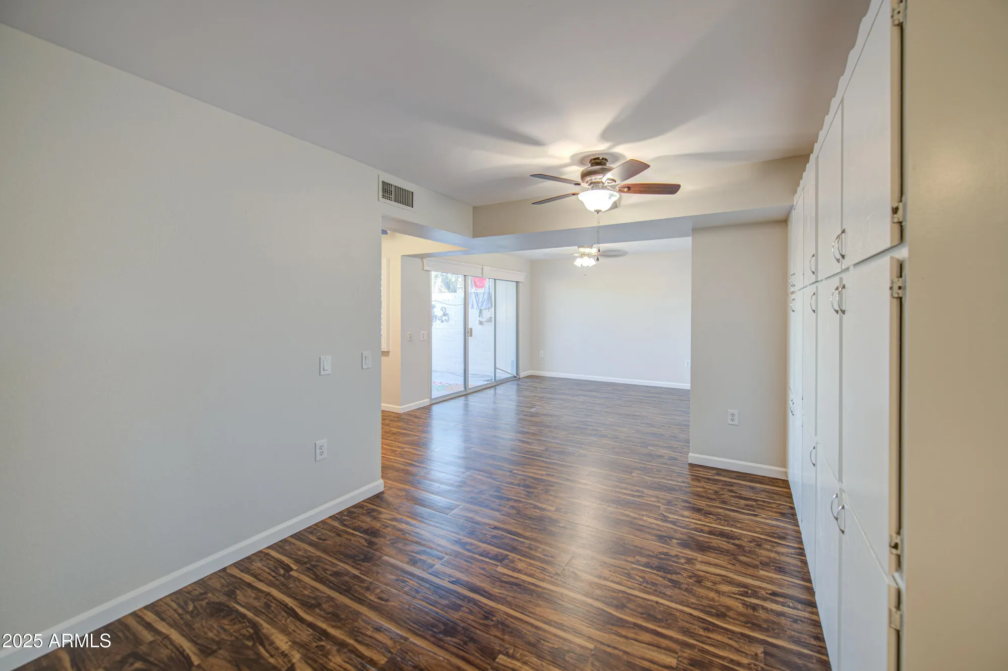 Property Slideshow image 10 of 31 | 10523 w highwood ln, Sun City, AZ, 85373