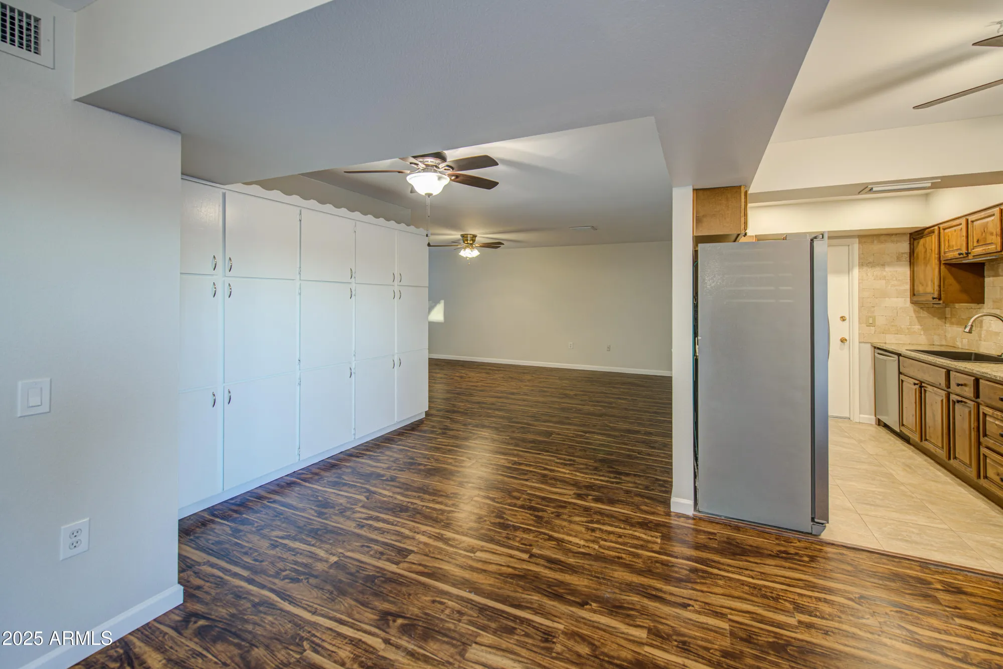 Property Slideshow image 9 of 31 | 10523 w highwood ln, Sun City, AZ, 85373