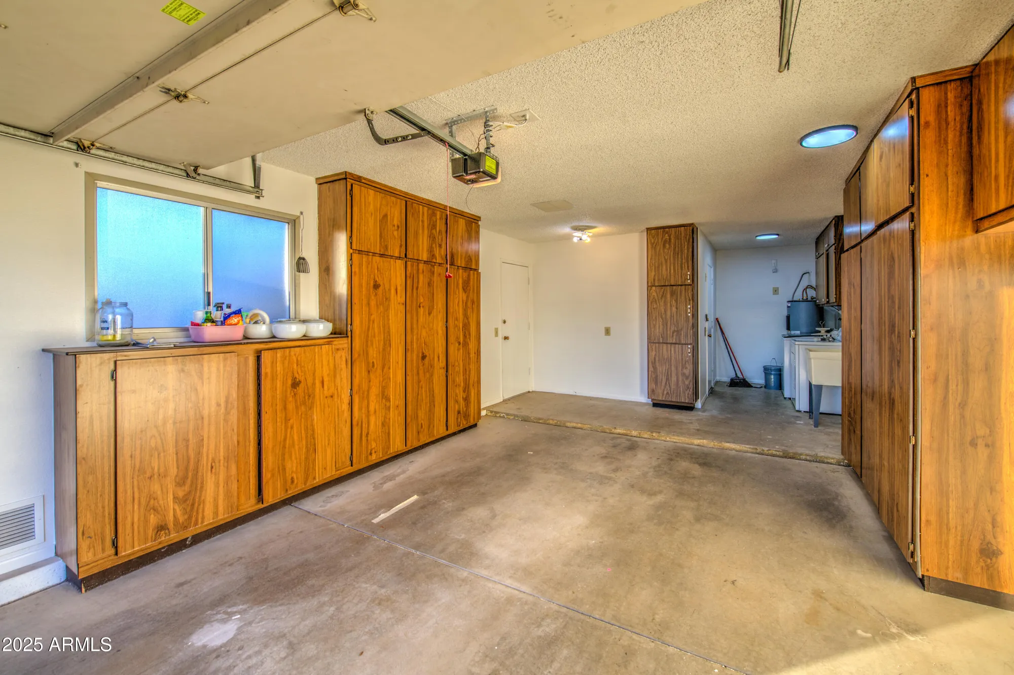 Property Slideshow image 25 of 31 | 10523 w highwood ln, Sun City, AZ, 85373