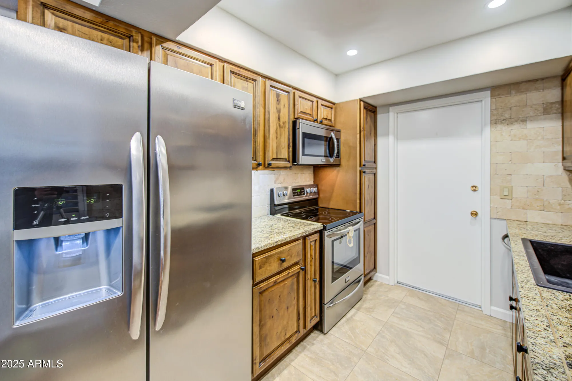 Property Slideshow image 3 of 31 | 10523 w highwood ln, Sun City, AZ, 85373