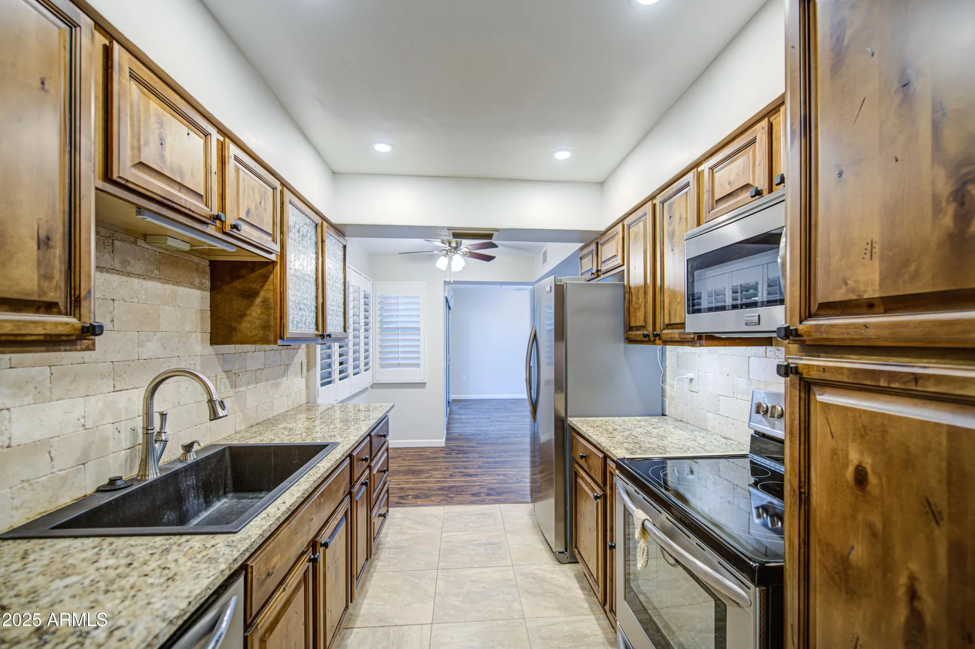 Property Slideshow image 2 of 31 | 10523 w highwood ln, Sun City, AZ, 85373