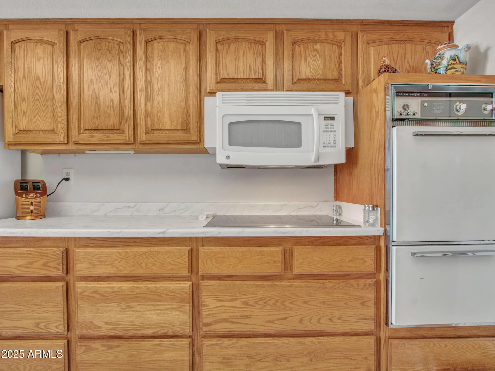 Property Slideshow image 10 of 50 | 9313 w arrowhead dr, Sun City, AZ, 85351