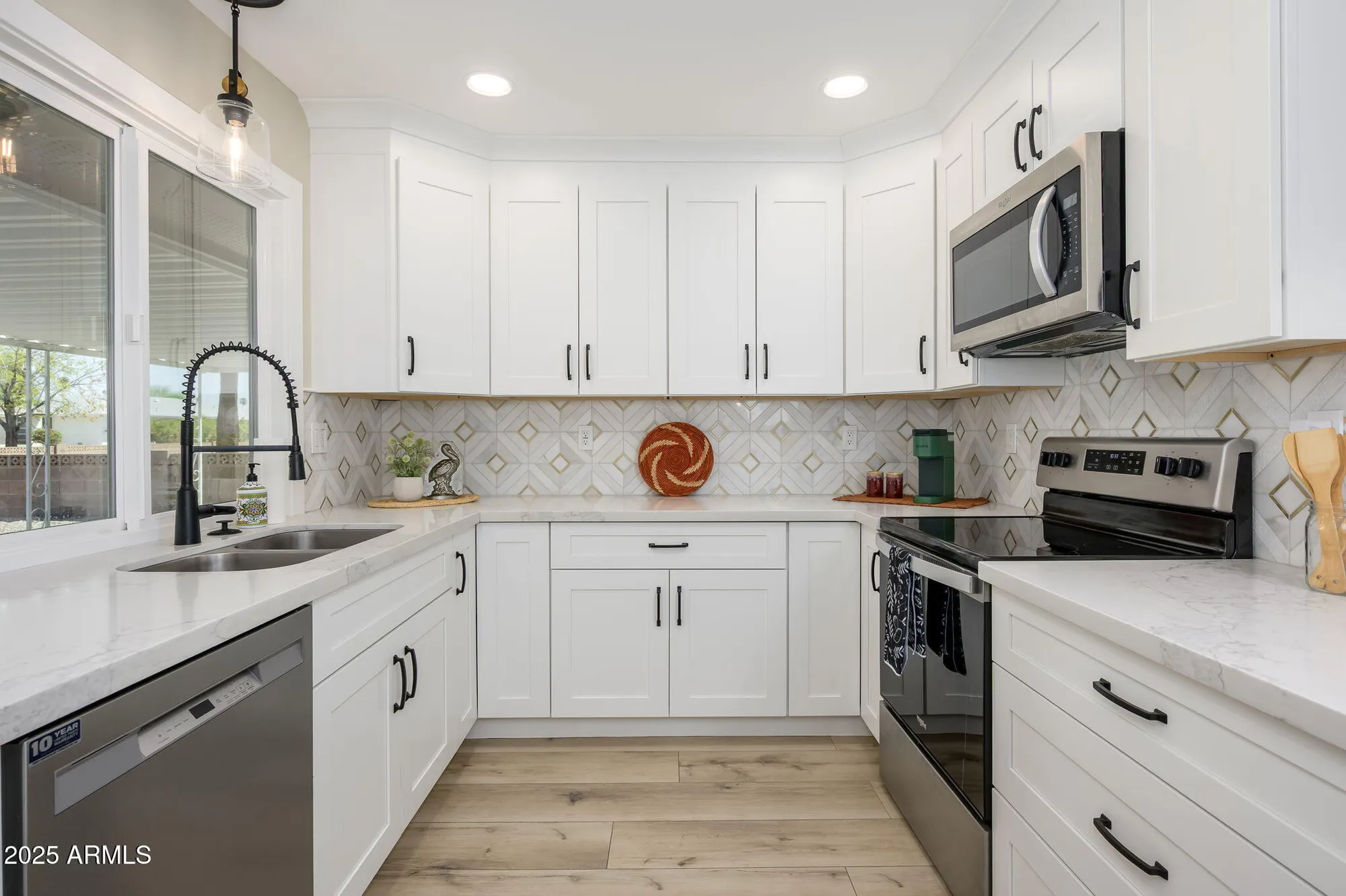 Property Slideshow image 7 of 28 | 9702 w pineridge dr, Sun City, AZ, 85351