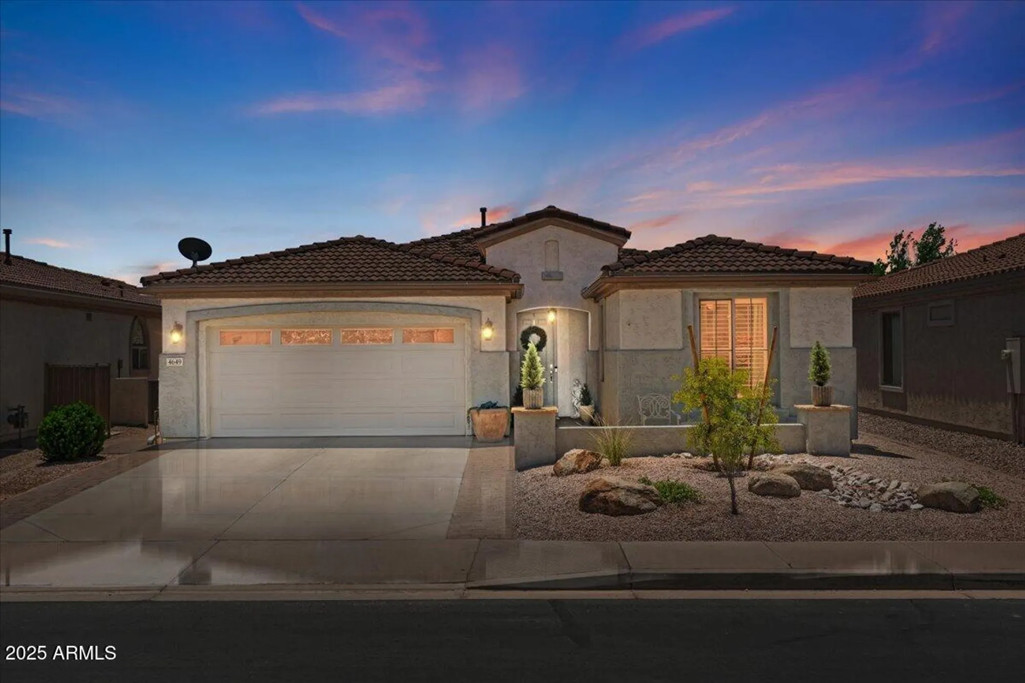 Property Slideshow image 2 of 40 | 4649 e sourwood dr, Gilbert, AZ, 85298