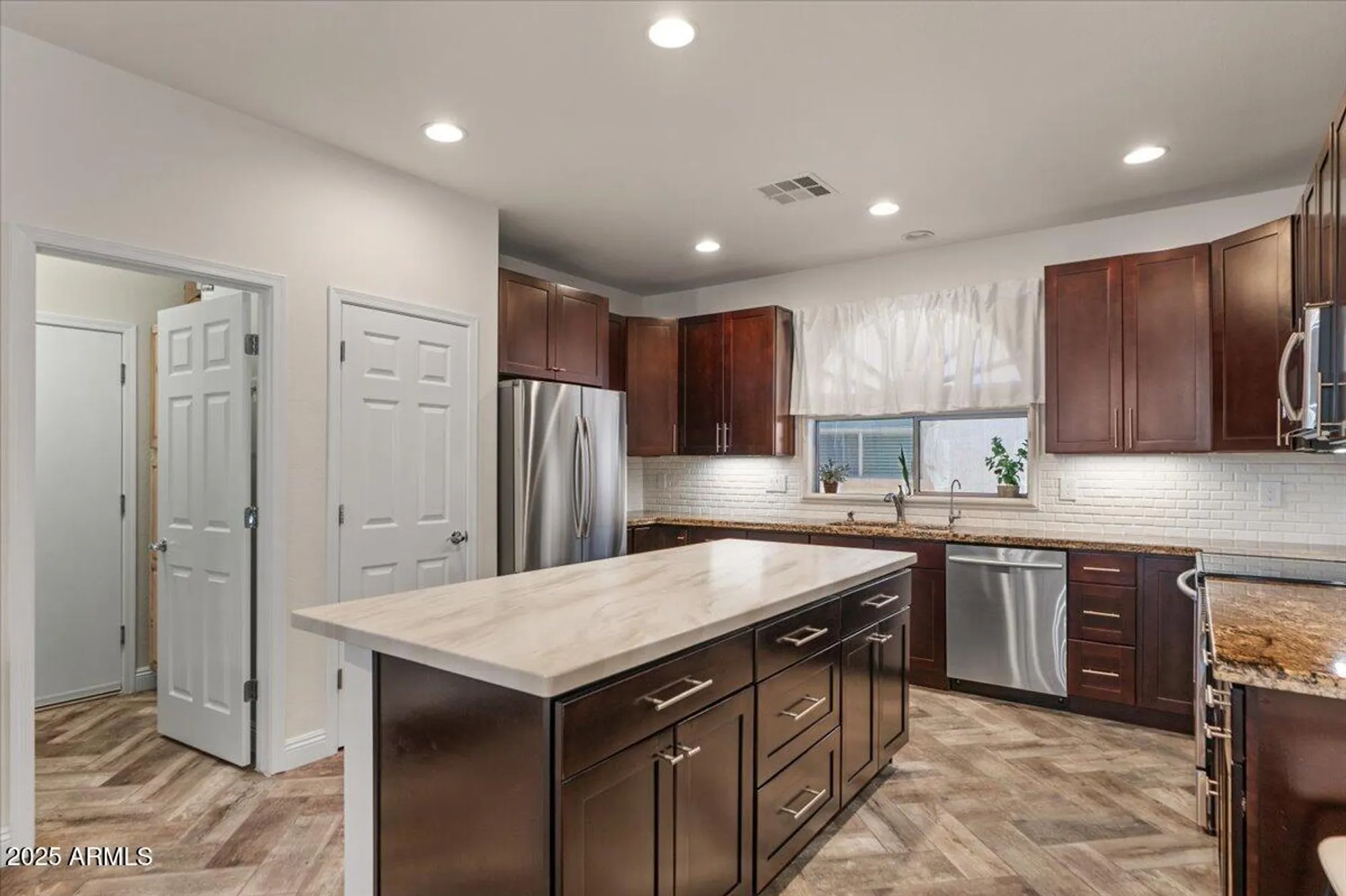 Property Slideshow image 5 of 40 | 4649 e sourwood dr, Gilbert, AZ, 85298
