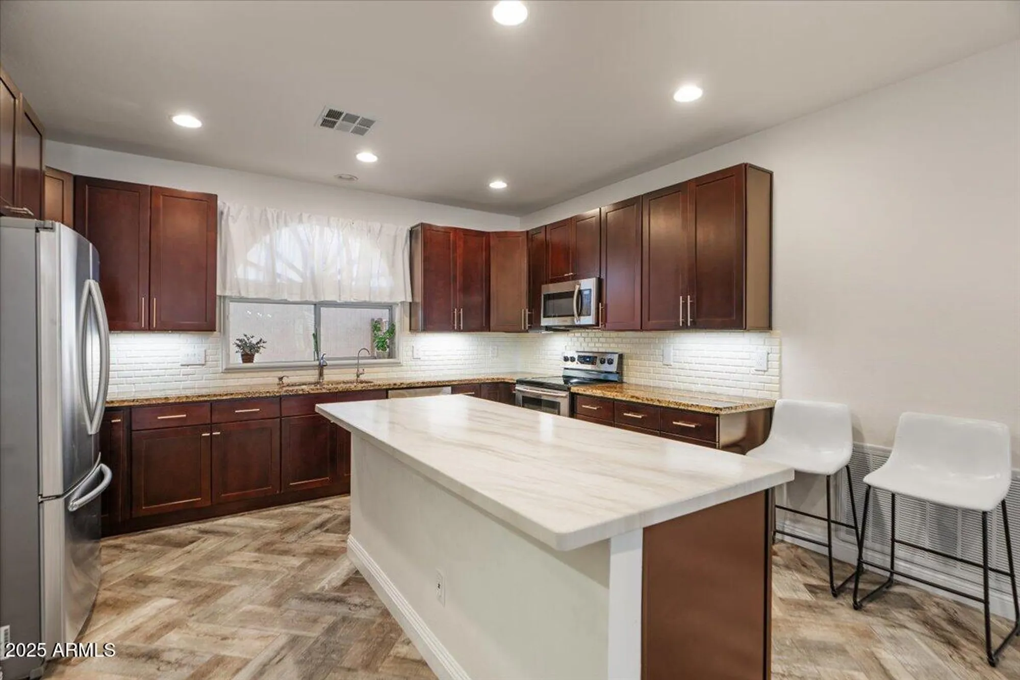 Property Slideshow image 6 of 40 | 4649 e sourwood dr, Gilbert, AZ, 85298