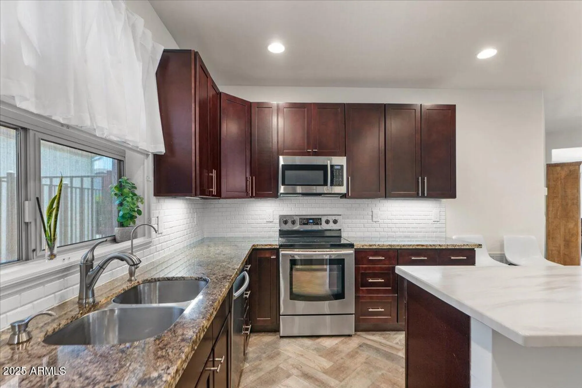 Property Slideshow image 7 of 40 | 4649 e sourwood dr, Gilbert, AZ, 85298