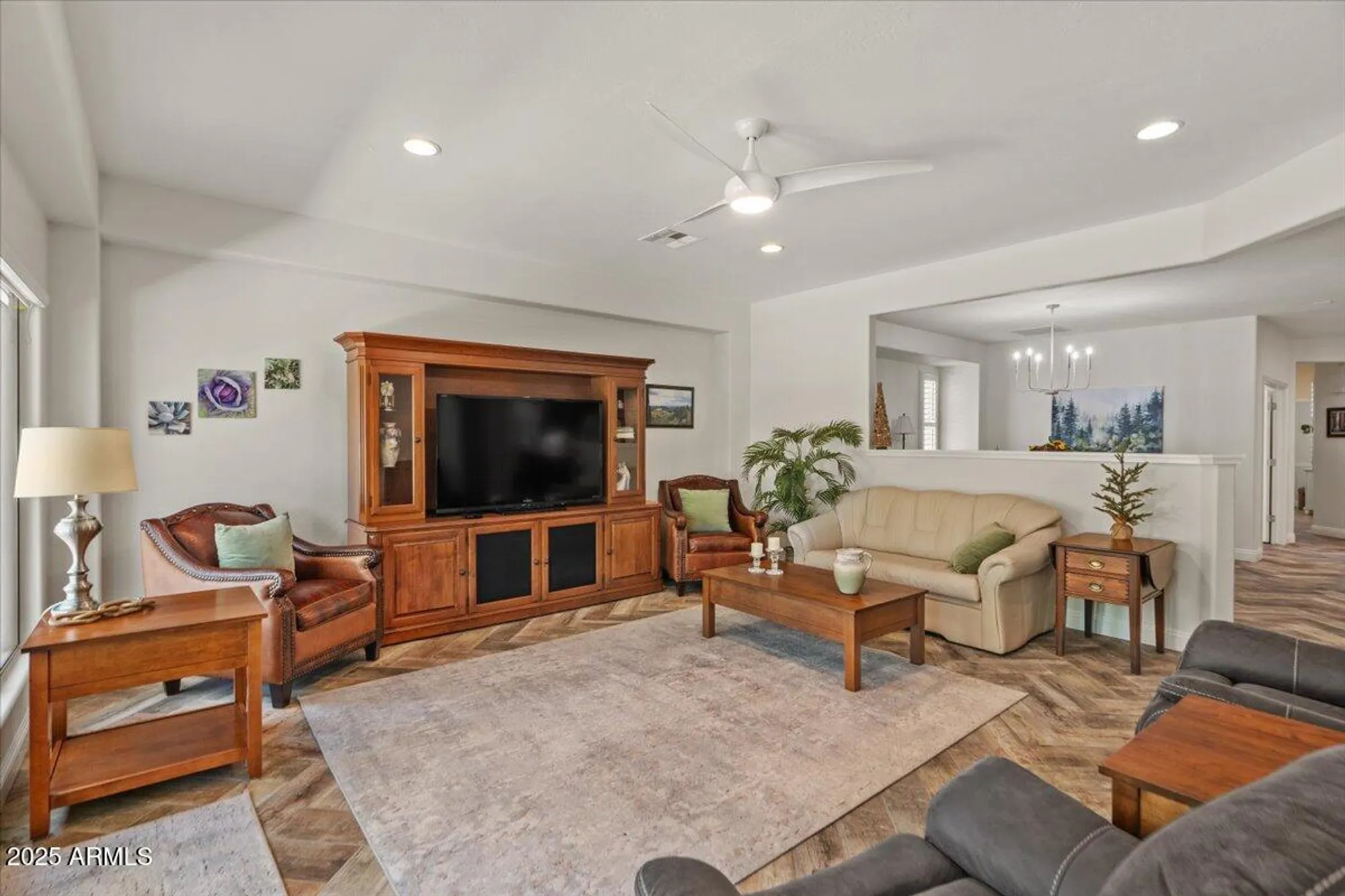 Property Slideshow image 11 of 40 | 4649 e sourwood dr, Gilbert, AZ, 85298