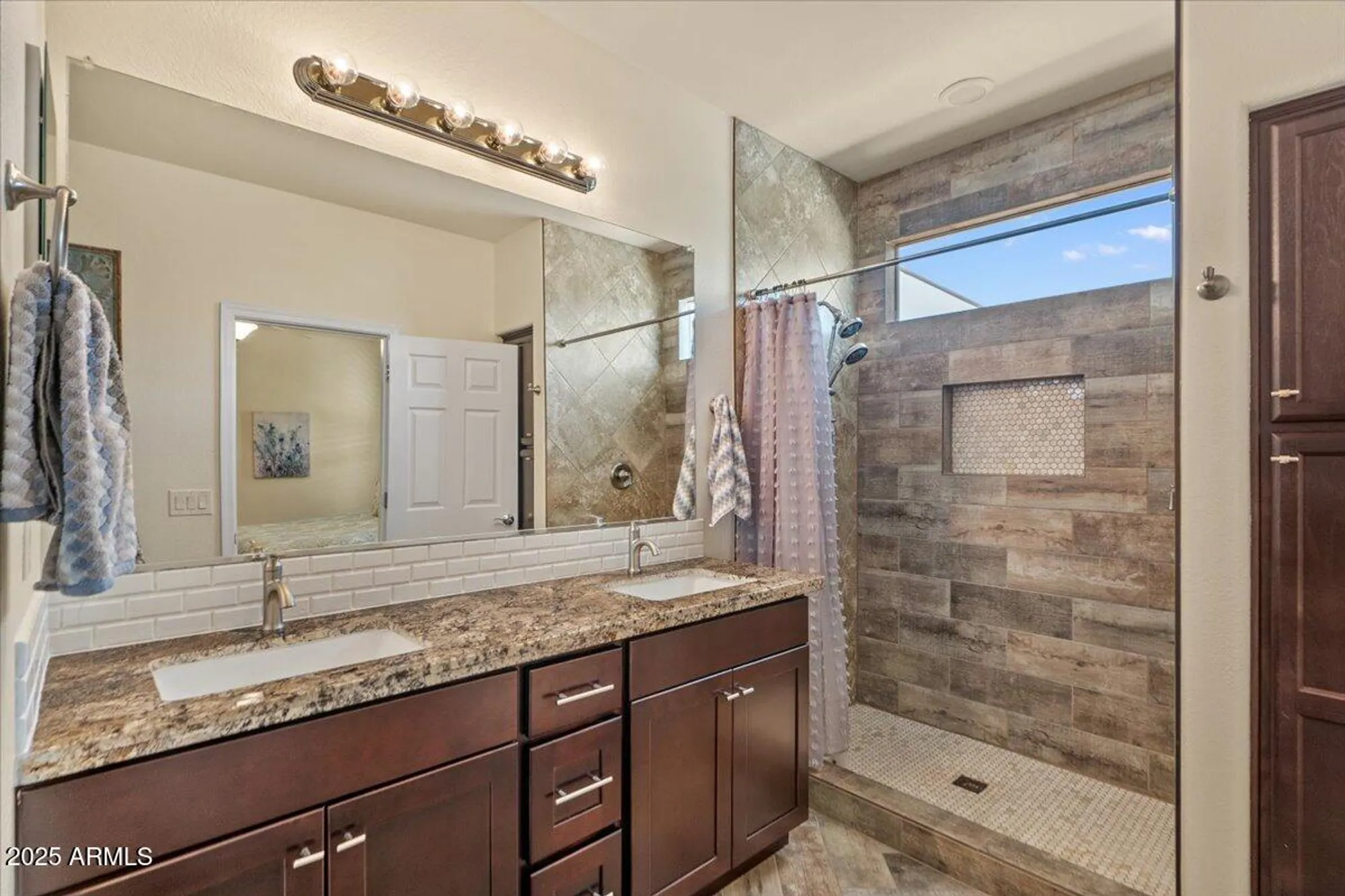 Property Slideshow image 16 of 40 | 4649 e sourwood dr, Gilbert, AZ, 85298