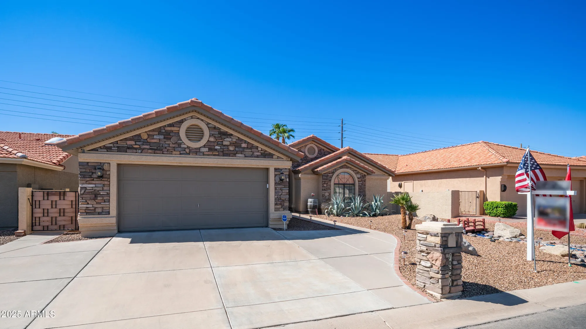 Property Slideshow image 1 of 36 | 10641 e coopers hawk dr, Sun Lakes, AZ, 85248