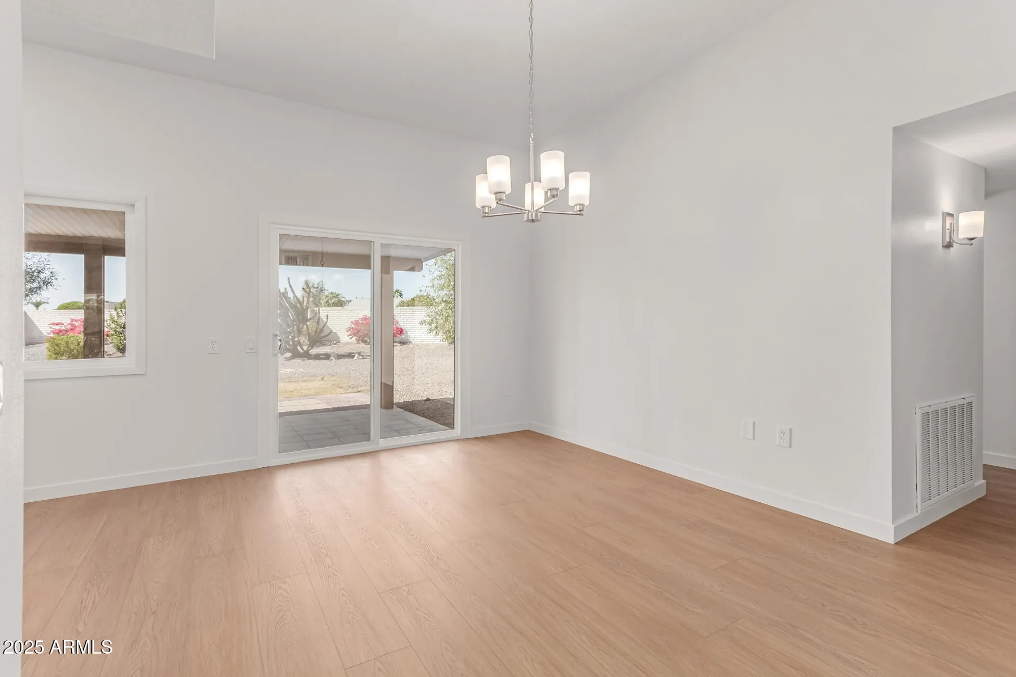 Property Slideshow image 15 of 36 | 16853 n meadow park dr, Sun City, AZ, 85351