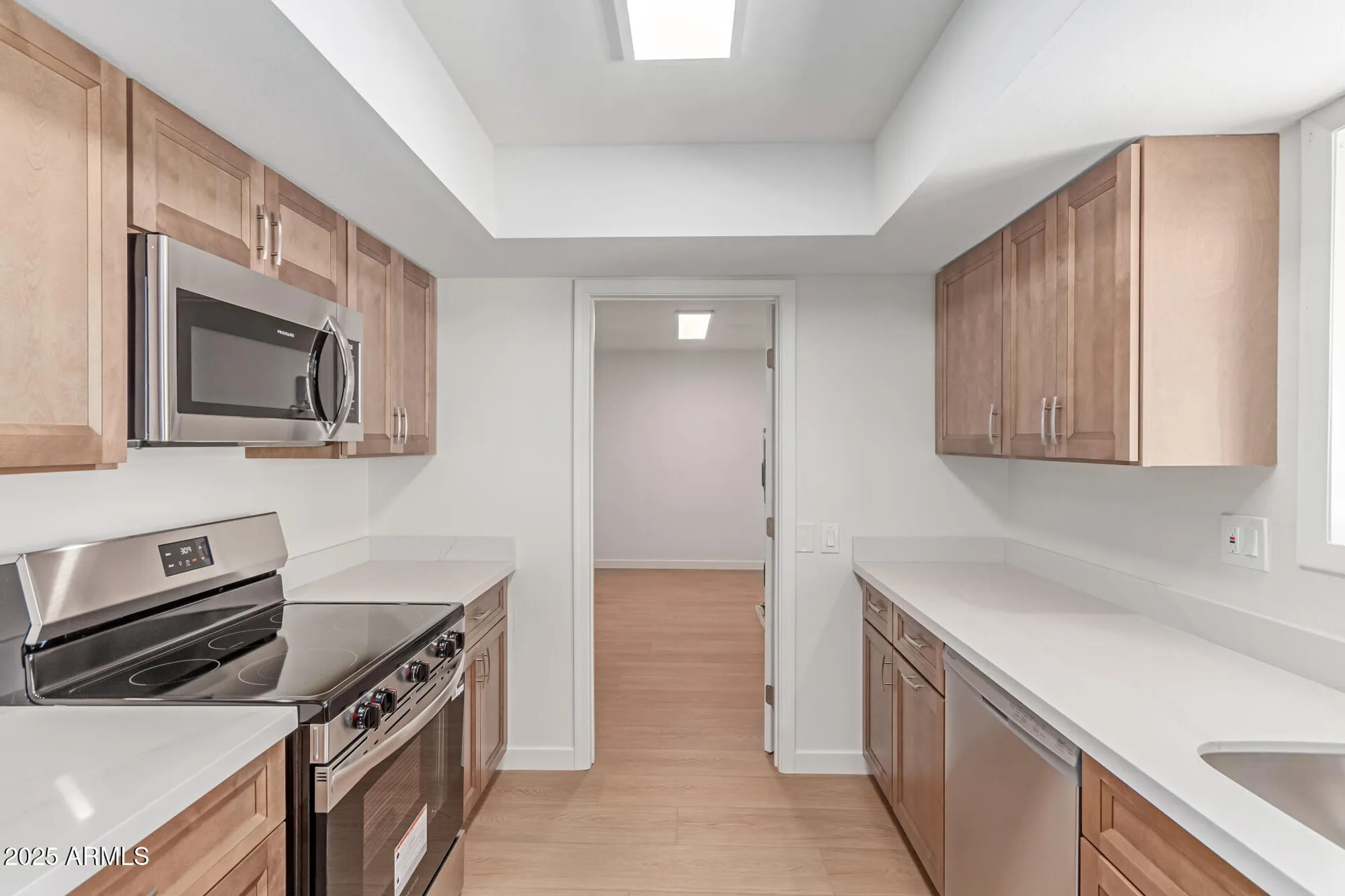 Property Slideshow image 18 of 36 | 16853 n meadow park dr, Sun City, AZ, 85351