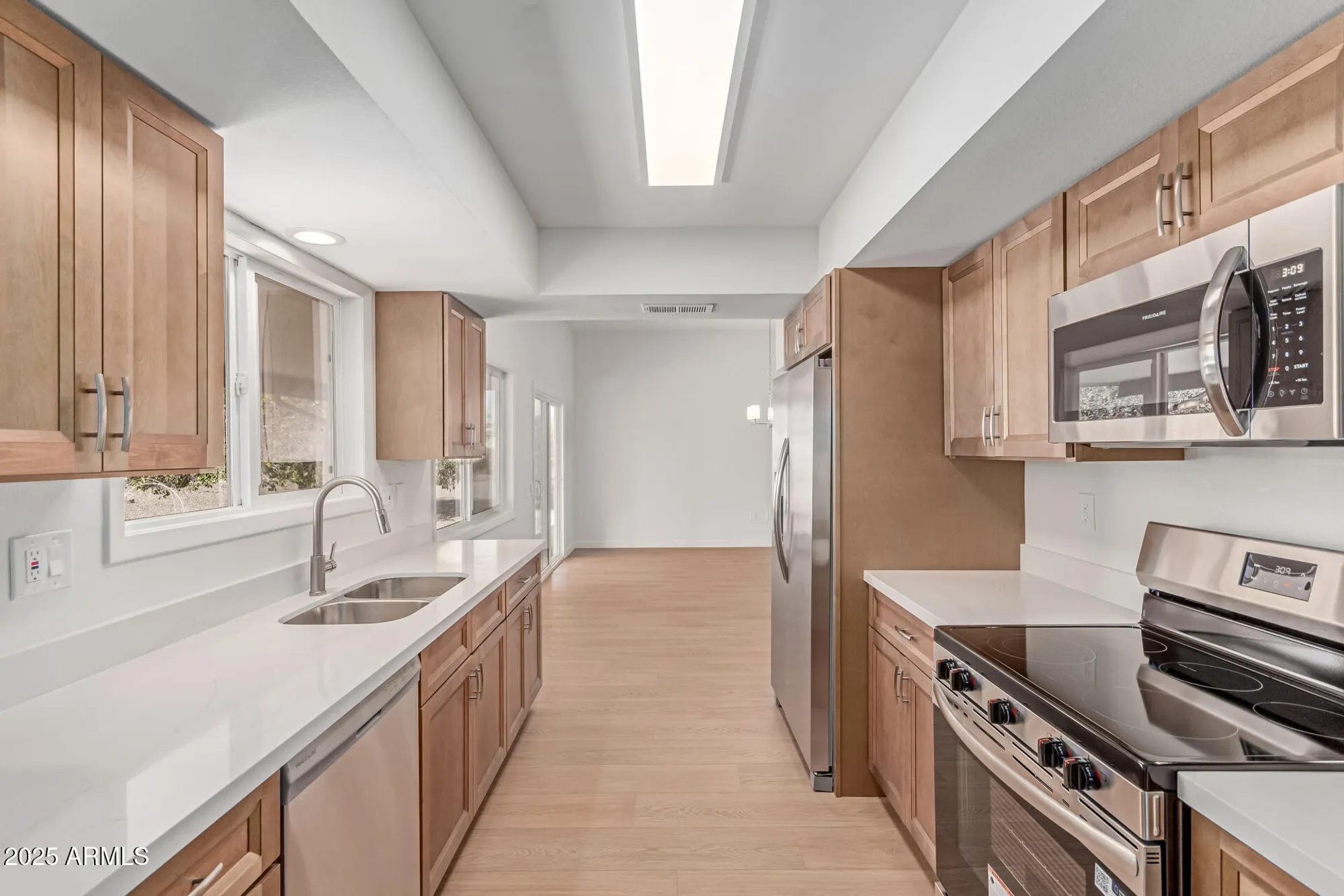 Property Slideshow image 19 of 36 | 16853 n meadow park dr, Sun City, AZ, 85351